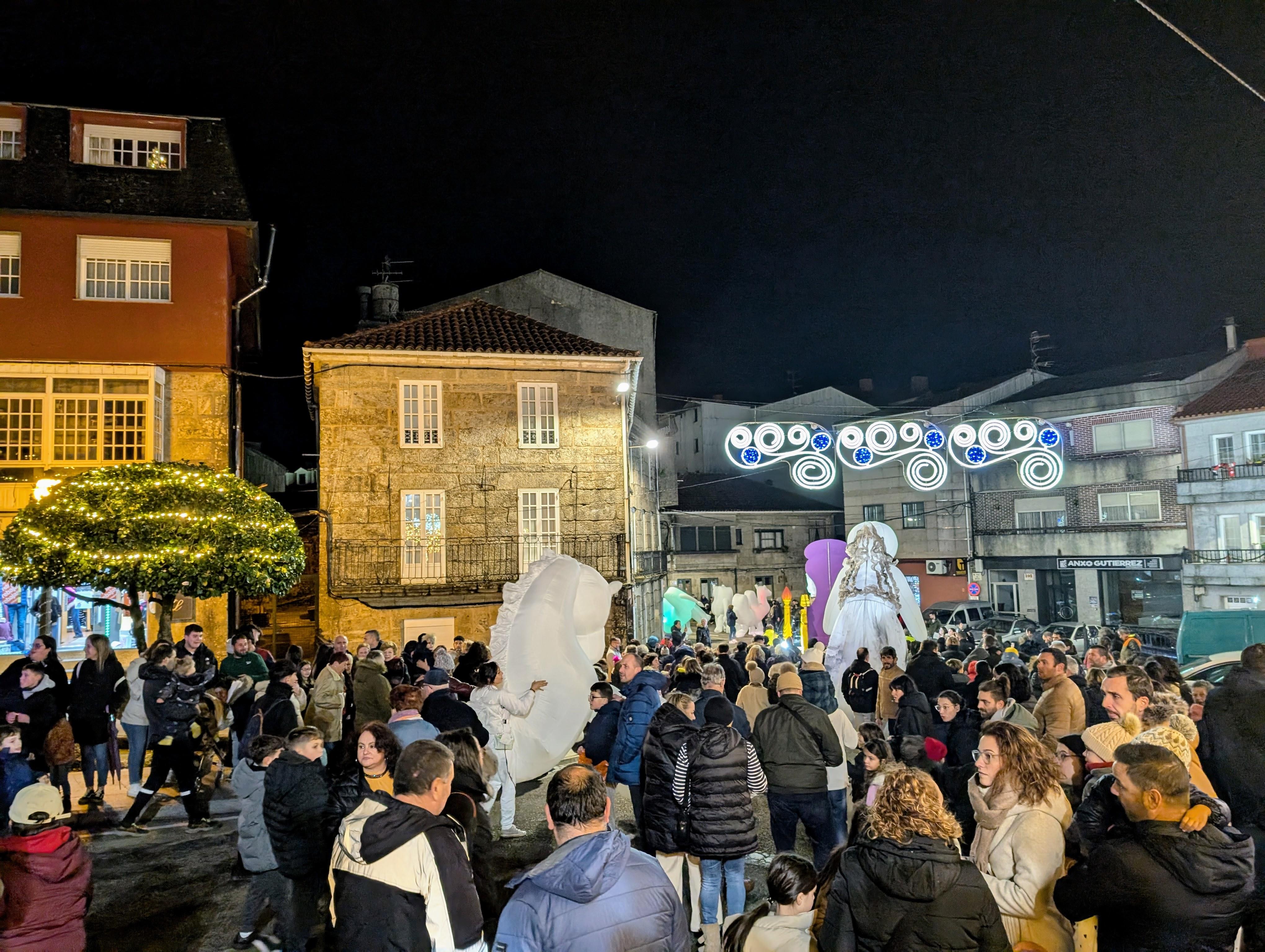 CABALGATA DE REIS 2025: Os Reis Magos chegaron á Cañiza o 4 de xaneiro repartindo ilusión, maxia e moitos caramelos