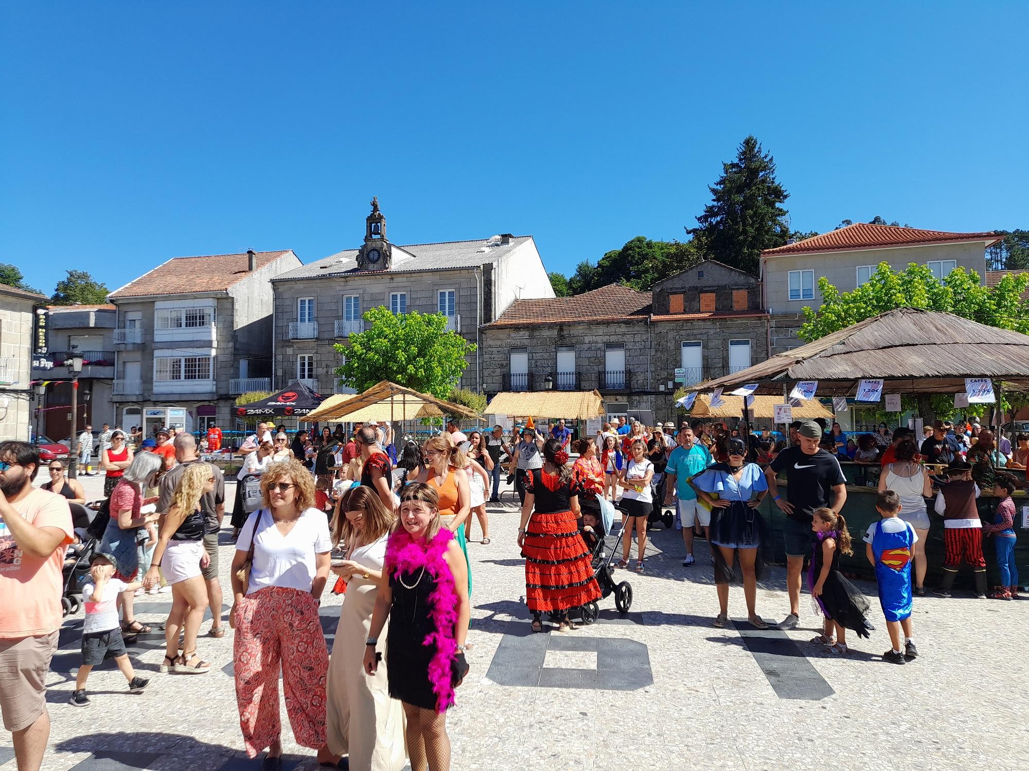 A Cañiza acolleu este 30 de xullo o seu 1º entroido de verán
