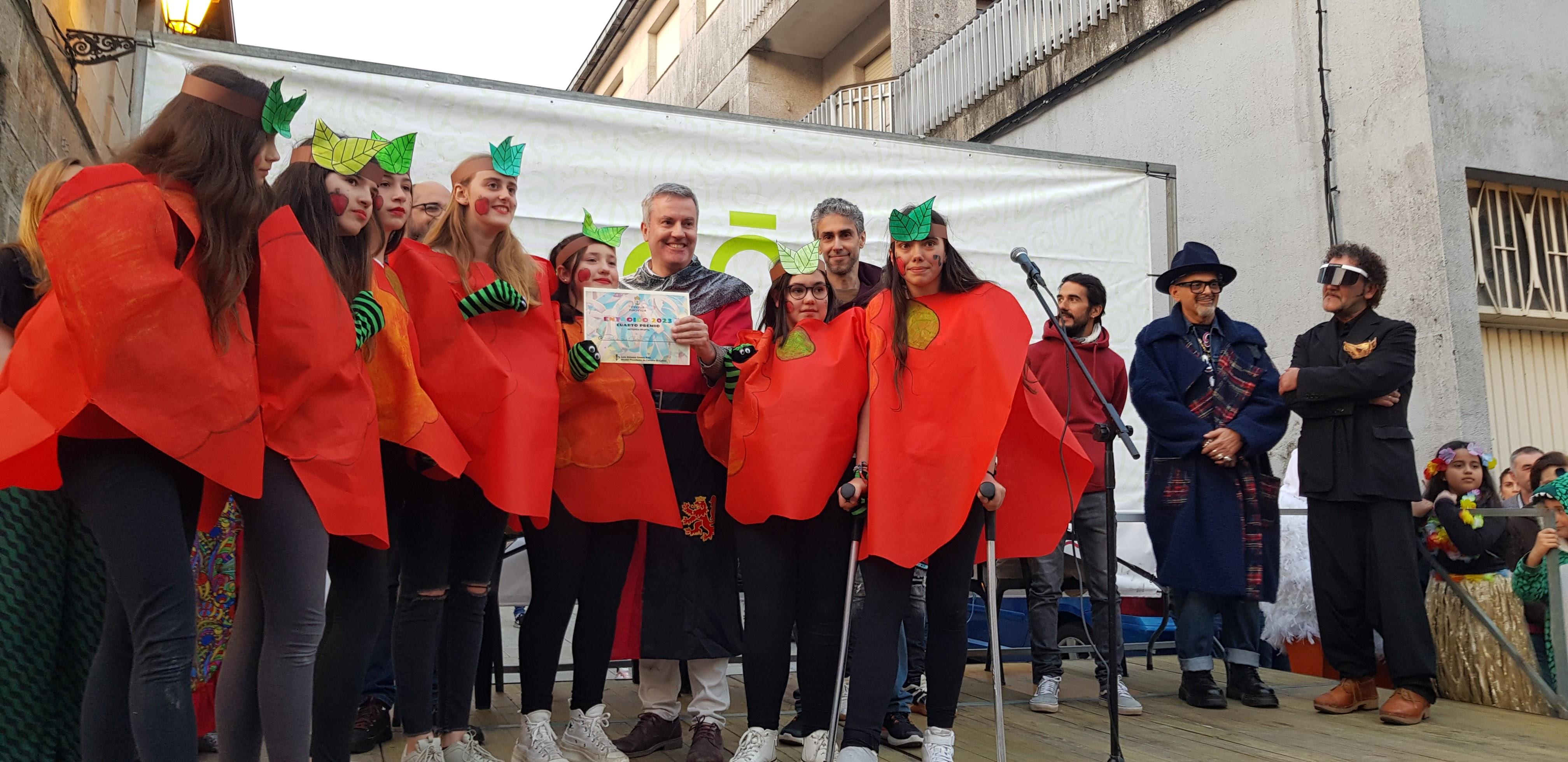 A Cañiza volve a celebrar o seu entroido co «Concurso de Comparsas» que congregou este domingo a centos de veciñ@s e case 200 participantes na rúas do Centro.