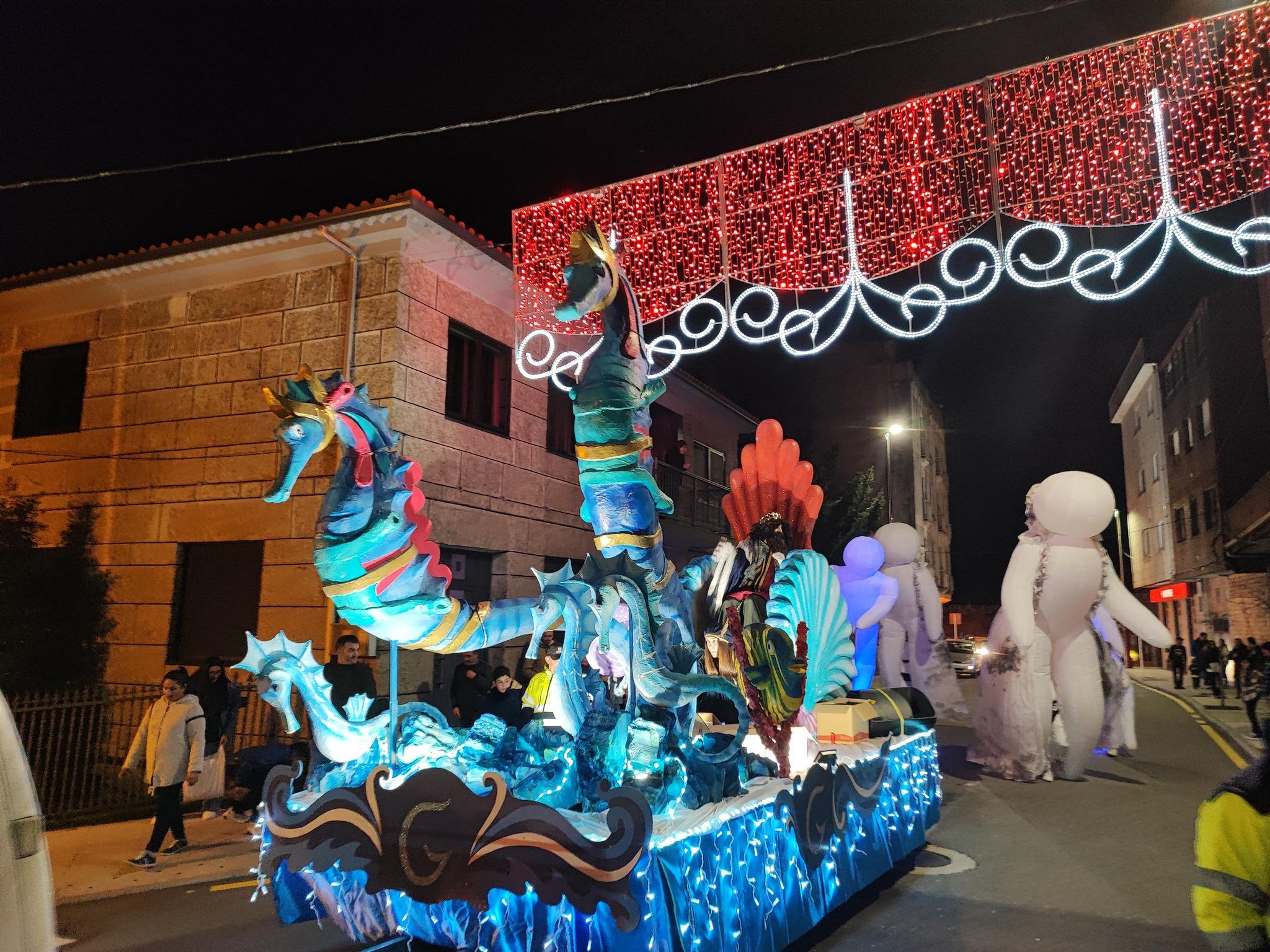 Cabalgata de Reis 2023. Imaxes do desfile polas rúas da Vila