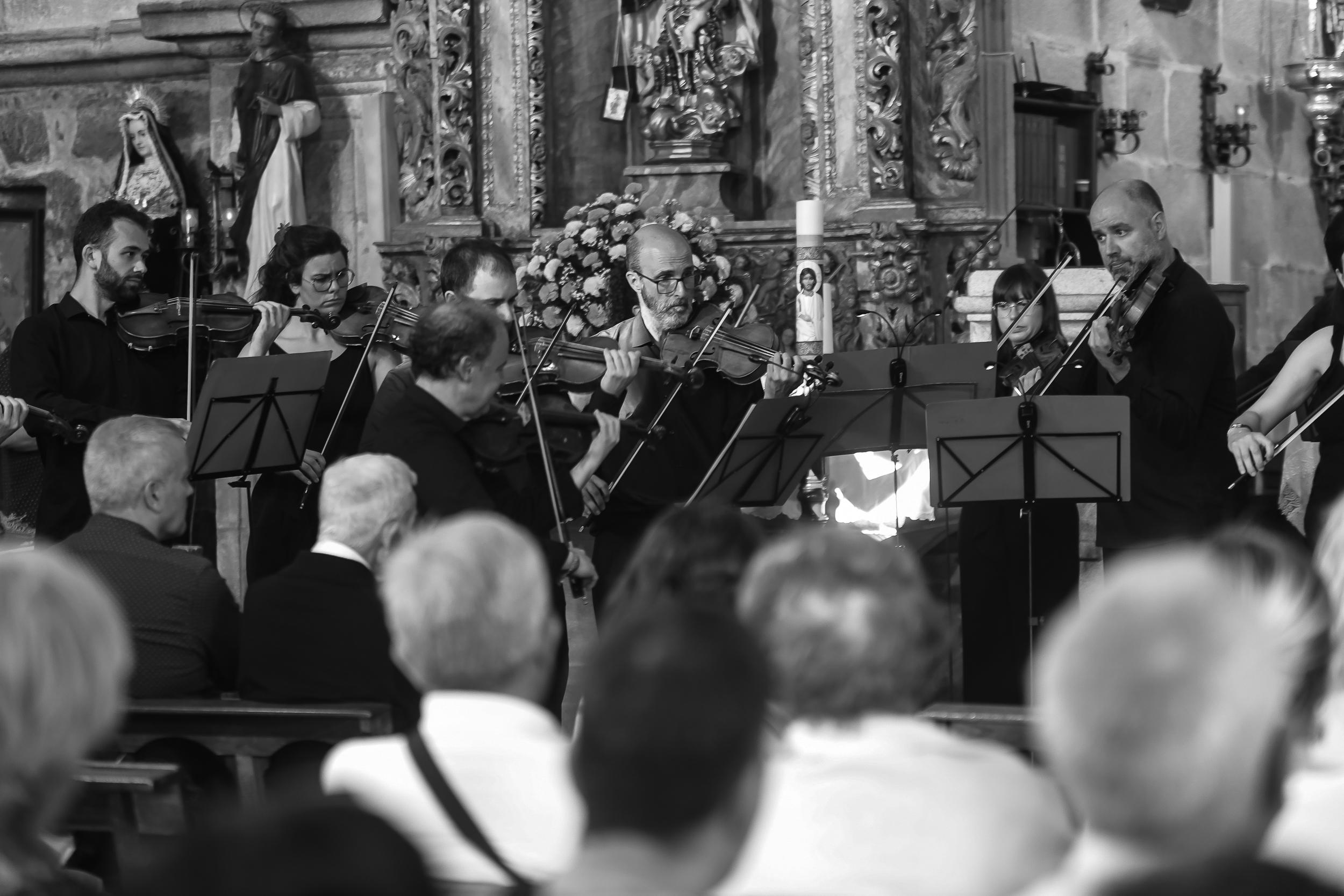 Éxito rotundo en Valeixe co concerto de música clásica celebrado o 21 de xuño a cargo da Orquestra de Cámara Galega, no marco do 40 Aniversario de REDEIA
