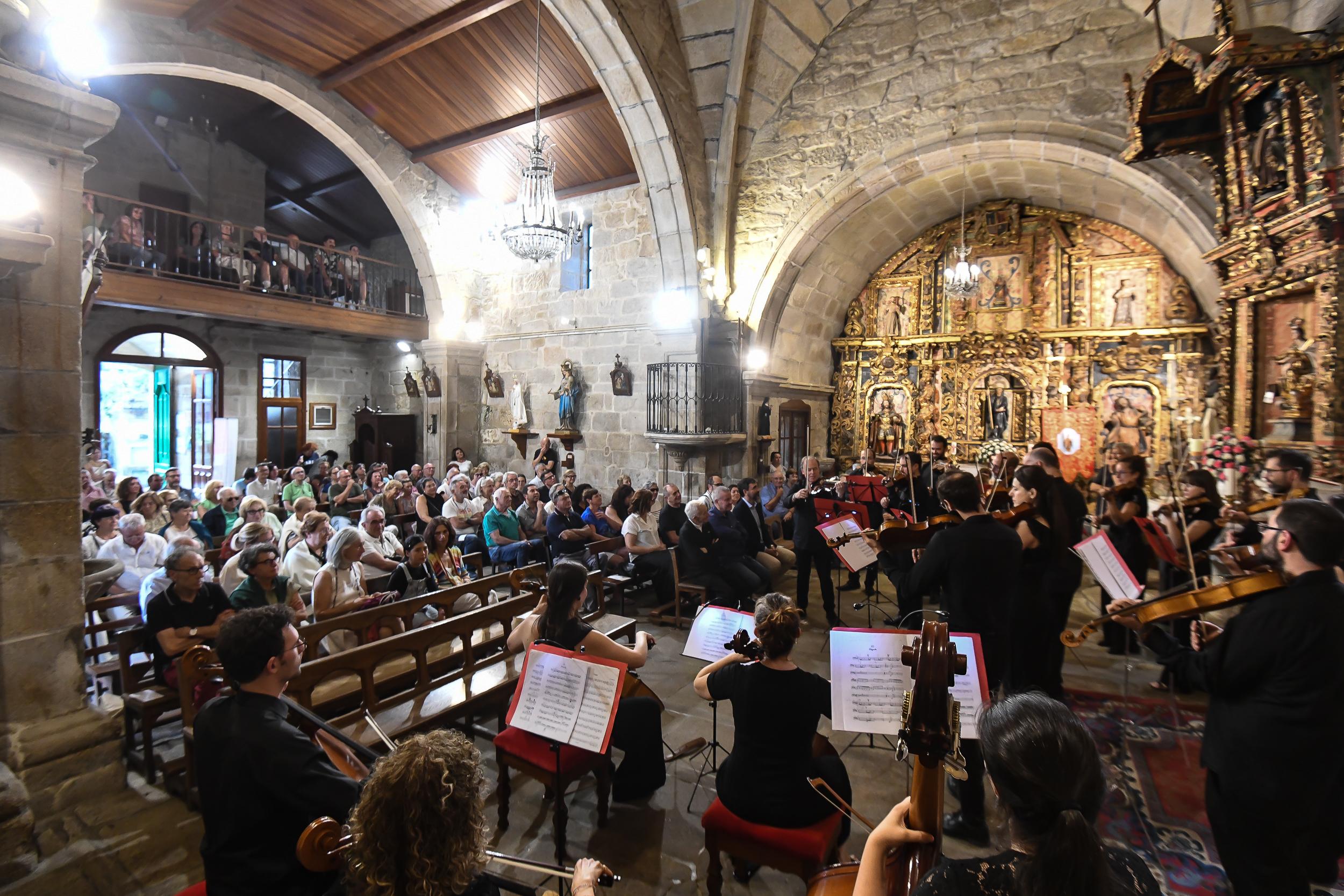 Éxito rotundo en Valeixe co concerto de música clásica celebrado o 21 de xuño a cargo da Orquestra de Cámara Galega, no marco do 40 Aniversario de REDEIA