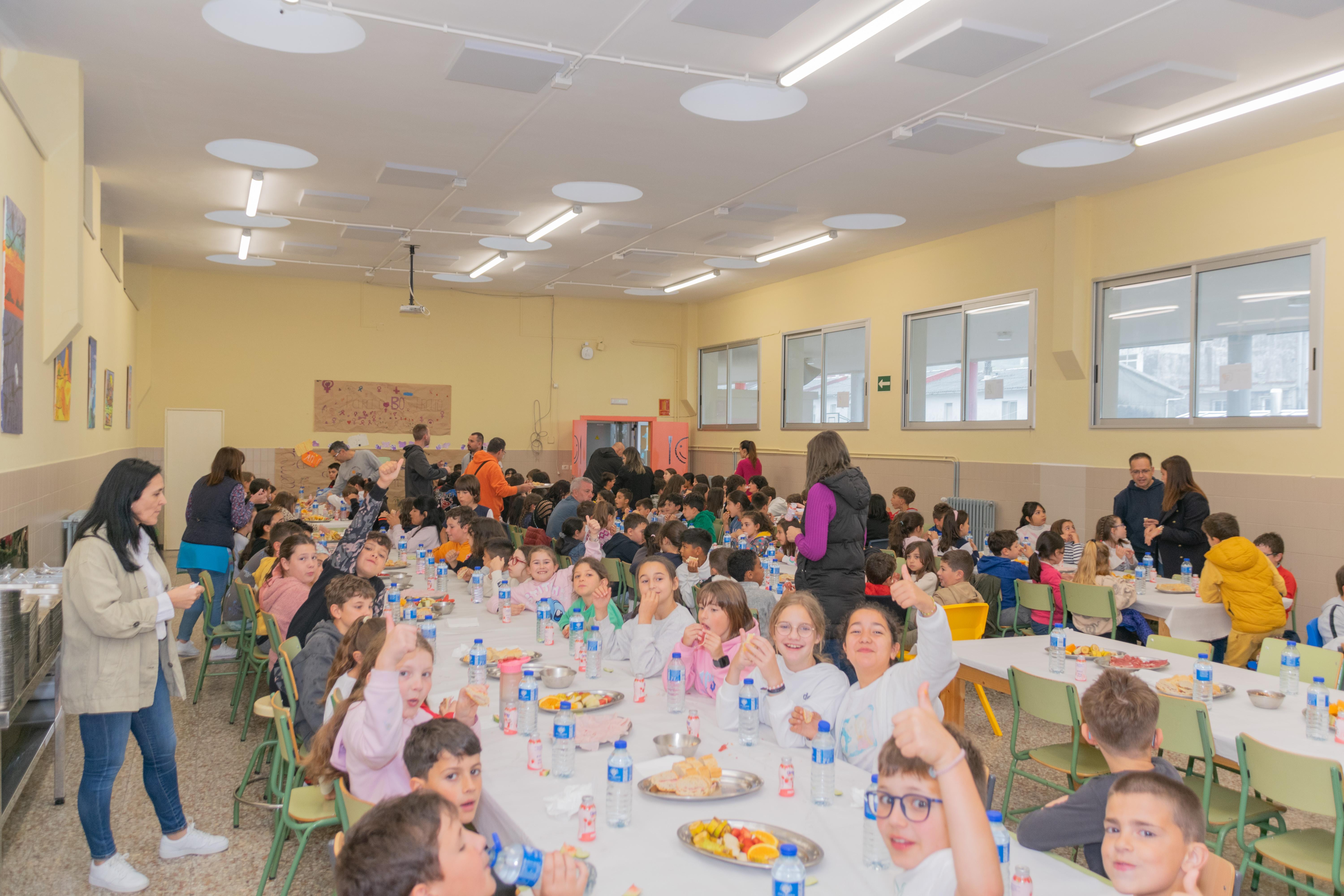 Esta mañá asistimos a unha xornada escolar de "Almorzos Saudables" no que participaron @s nen@s do CPI da Cañiza