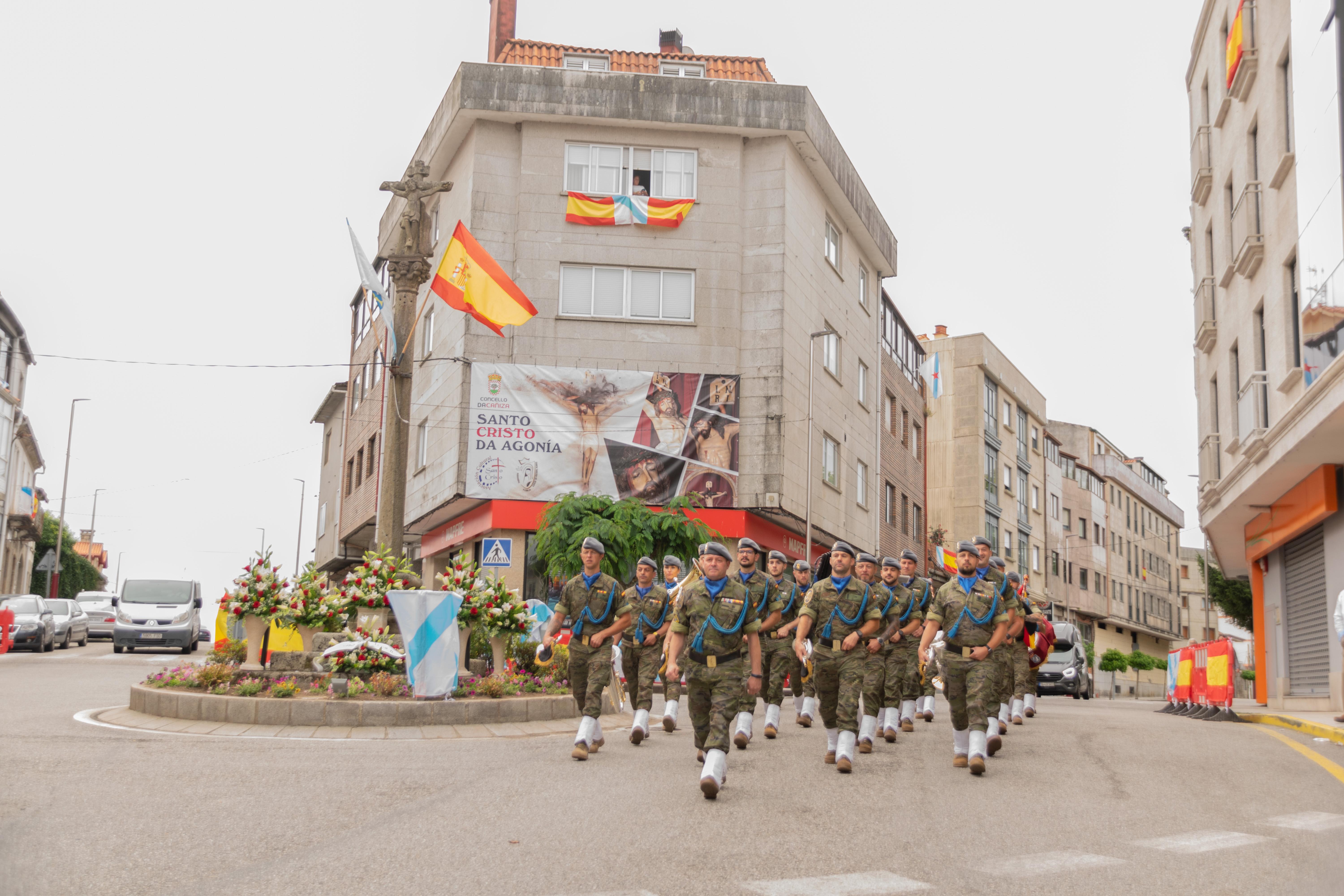 Este domingo A Cañiza volveu a vibrar de emoción e sentimento ao paso da procesión na honra do Santísimo Cristo da Agonía e da Nosa Señora A Virxe dos Dolores