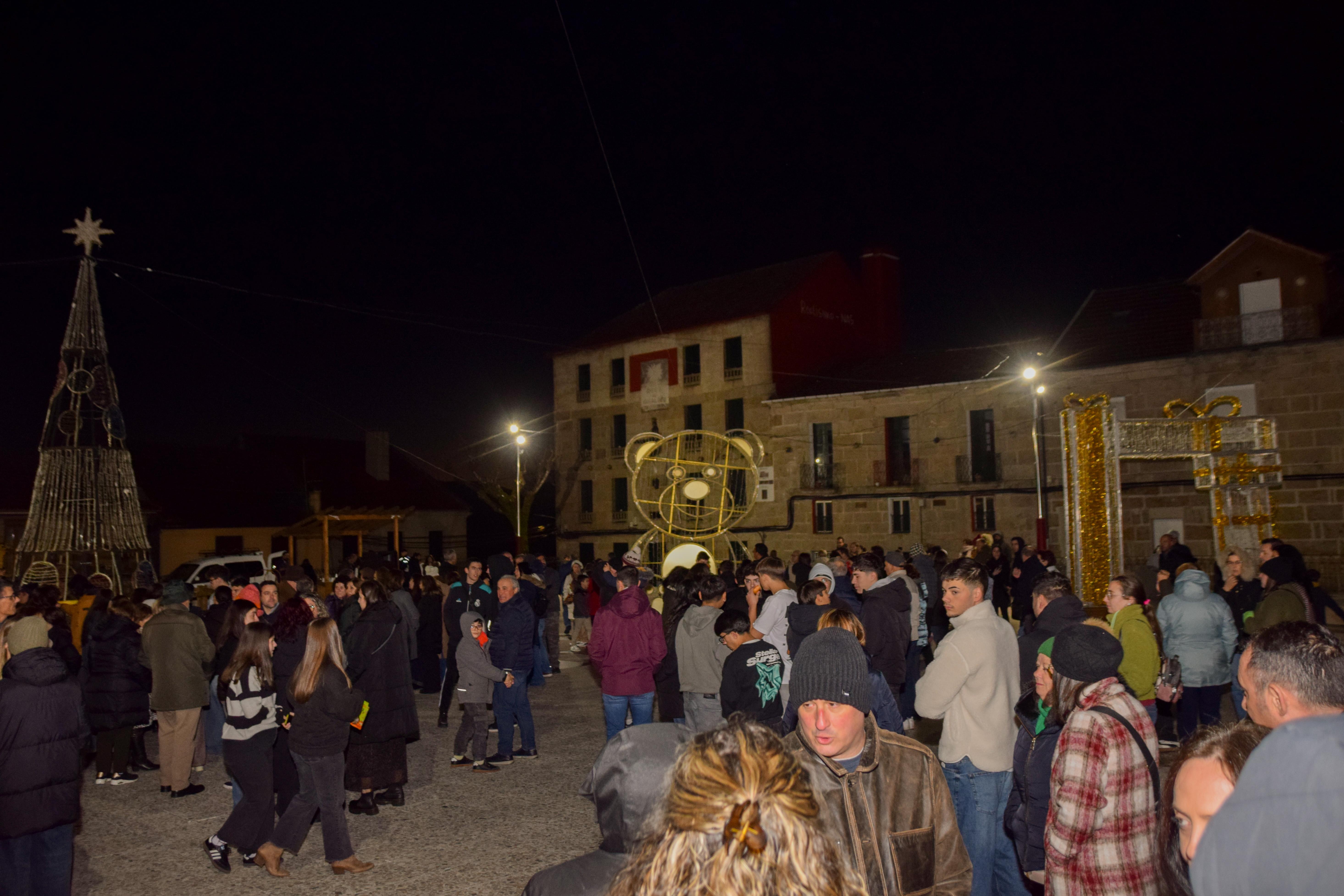 Este domingo inauguramos as Festas de Nadal co acendido do alumeado e unha gran chocolatada 