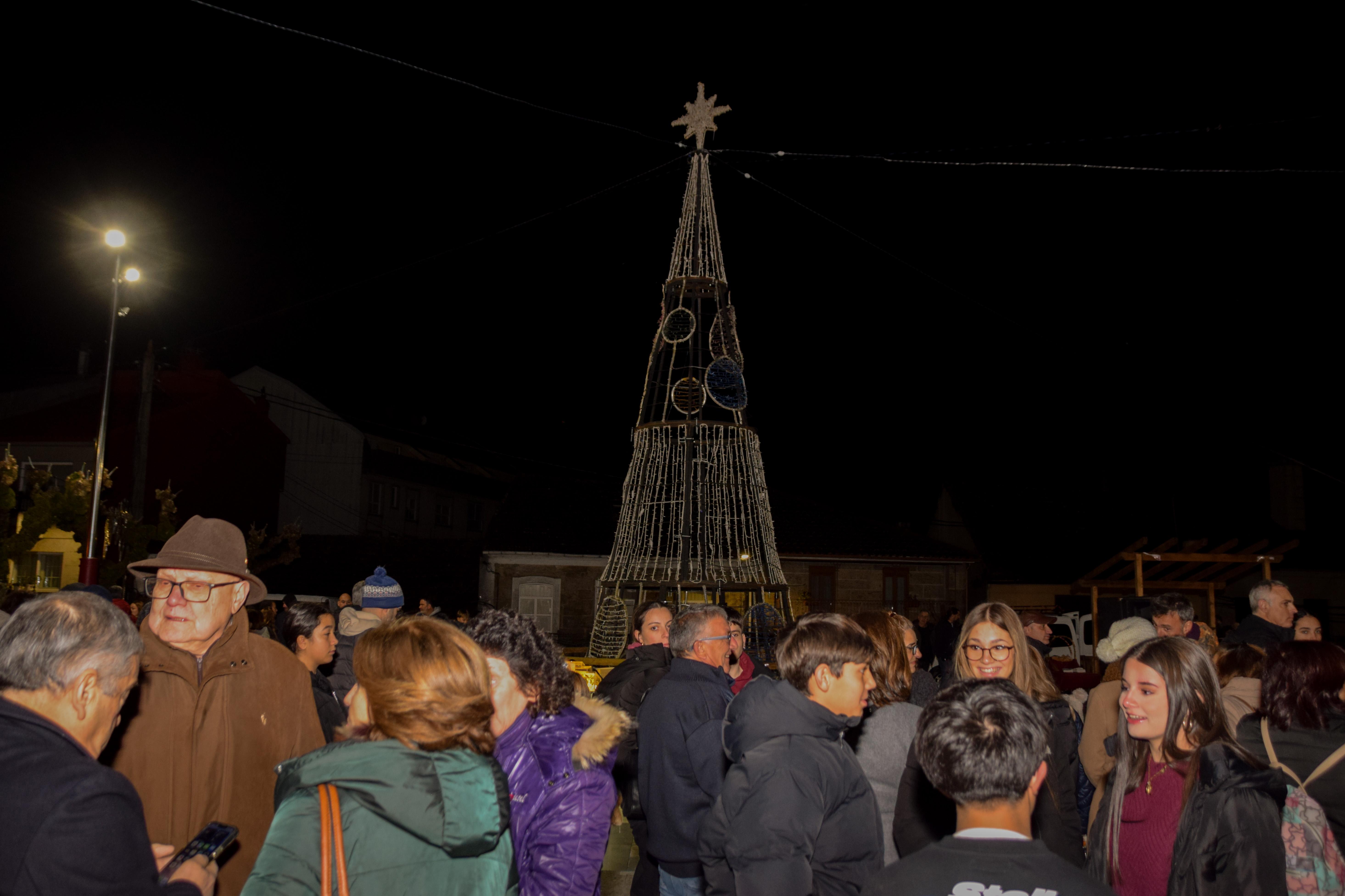 Este domingo inauguramos as Festas de Nadal co acendido do alumeado e unha gran chocolatada 