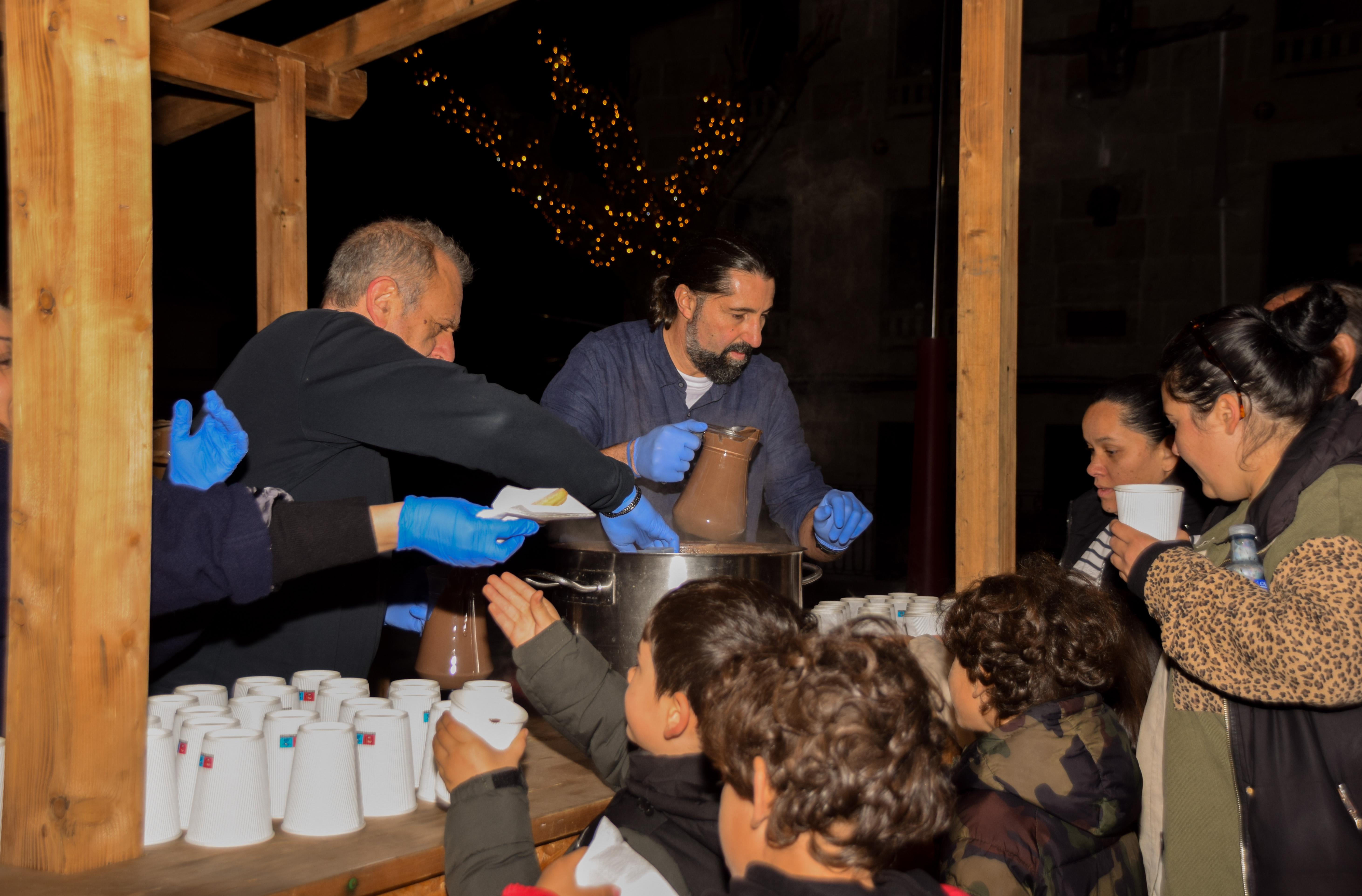Este domingo inauguramos as Festas de Nadal co acendido do alumeado e unha gran chocolatada 