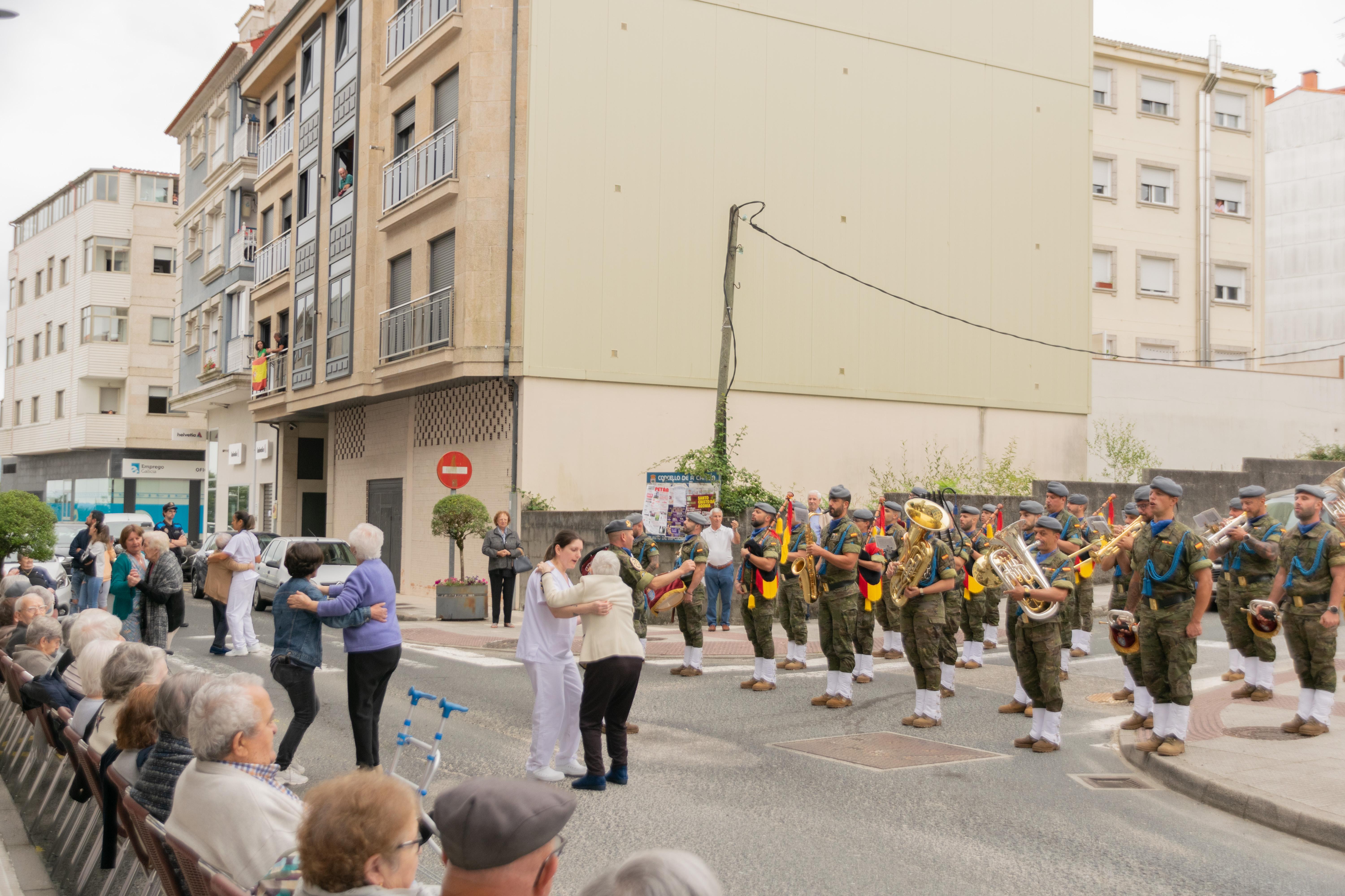 Este domingo A Cañiza volveu a vibrar de emoción e sentimento ao paso da procesión na honra do Santísimo Cristo da Agonía e da Nosa Señora A Virxe dos Dolores