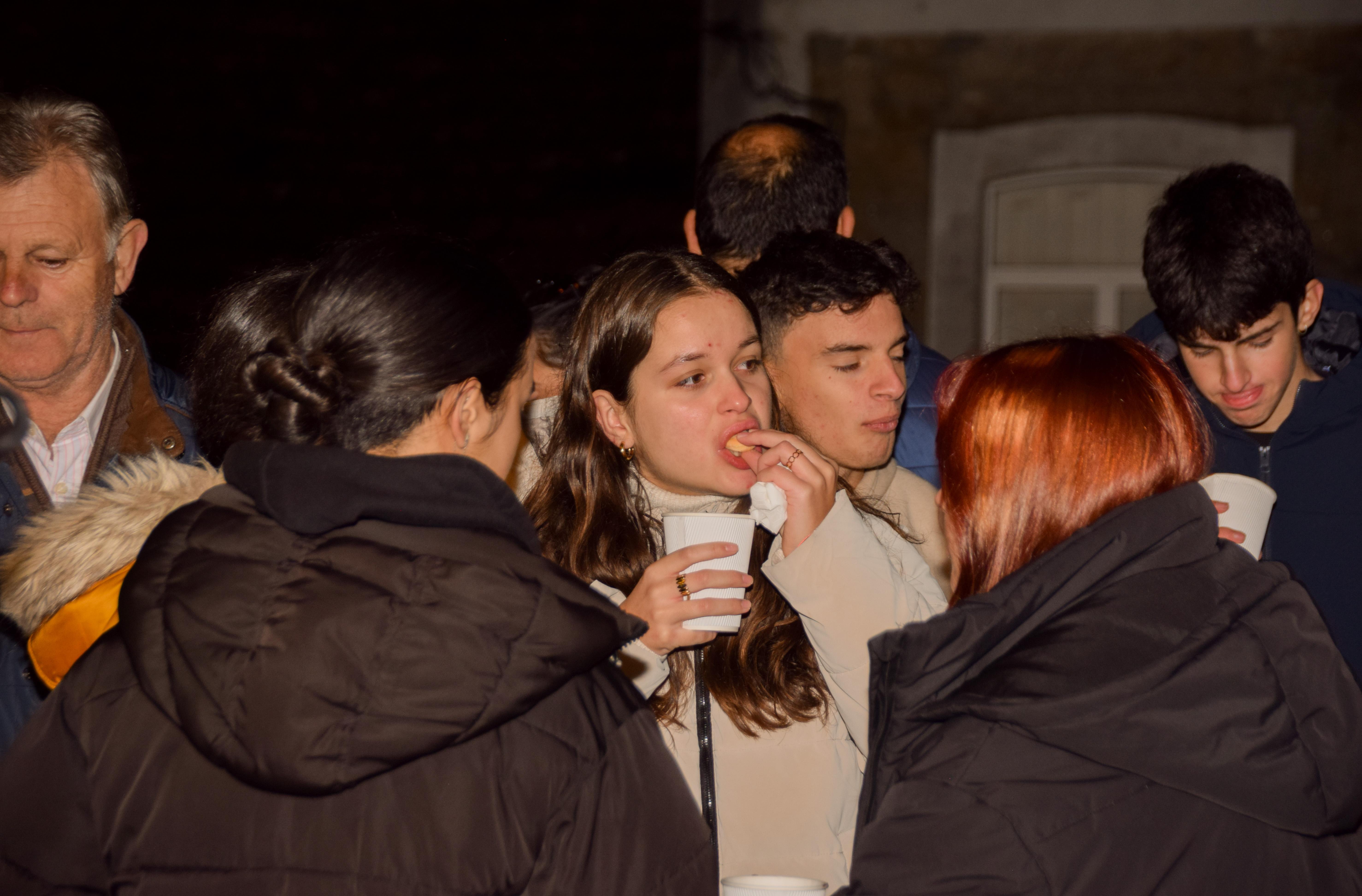 Este domingo inauguramos as Festas de Nadal co acendido do alumeado e unha gran chocolatada 