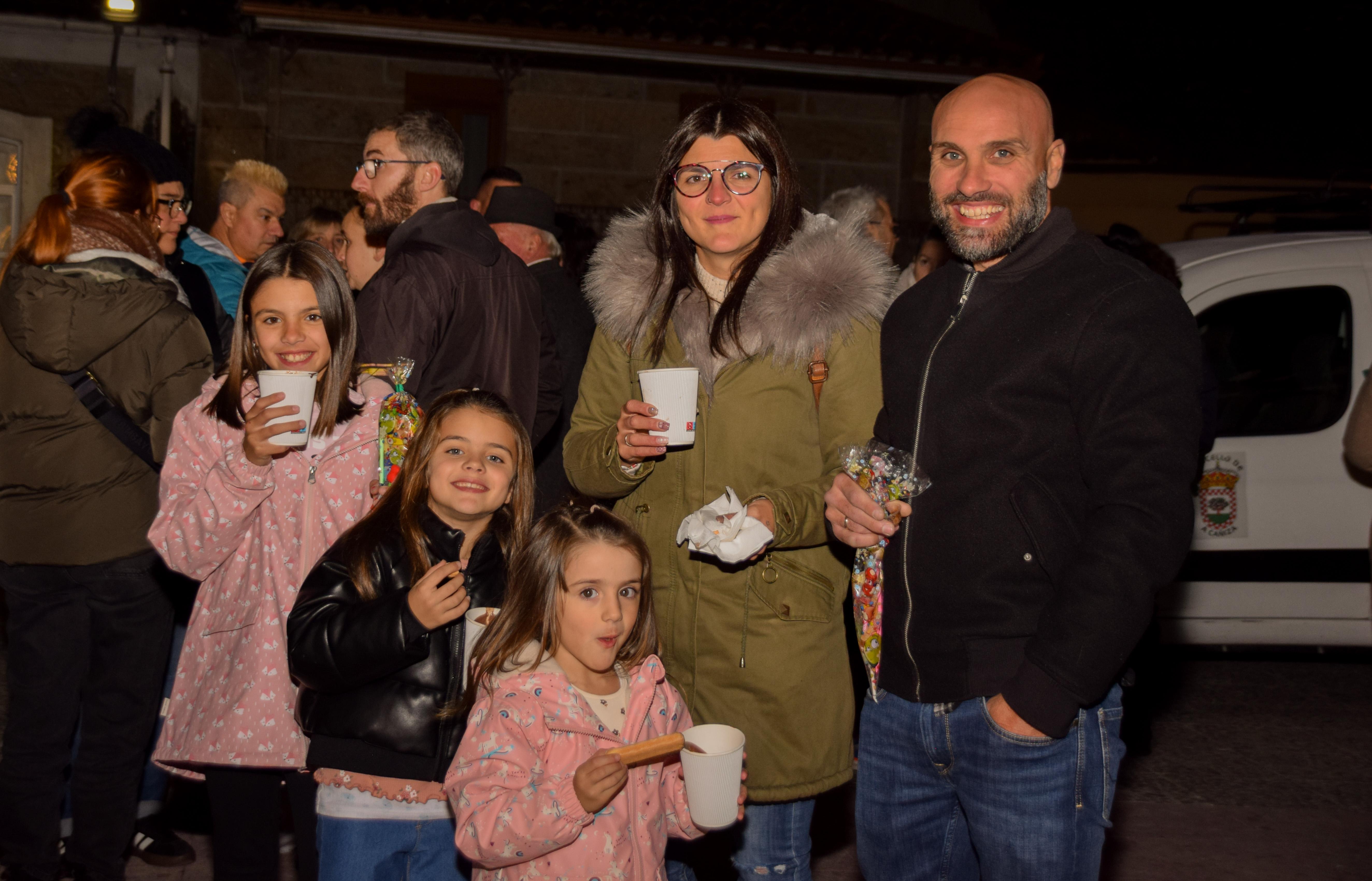 Este domingo inauguramos as Festas de Nadal co acendido do alumeado e unha gran chocolatada 