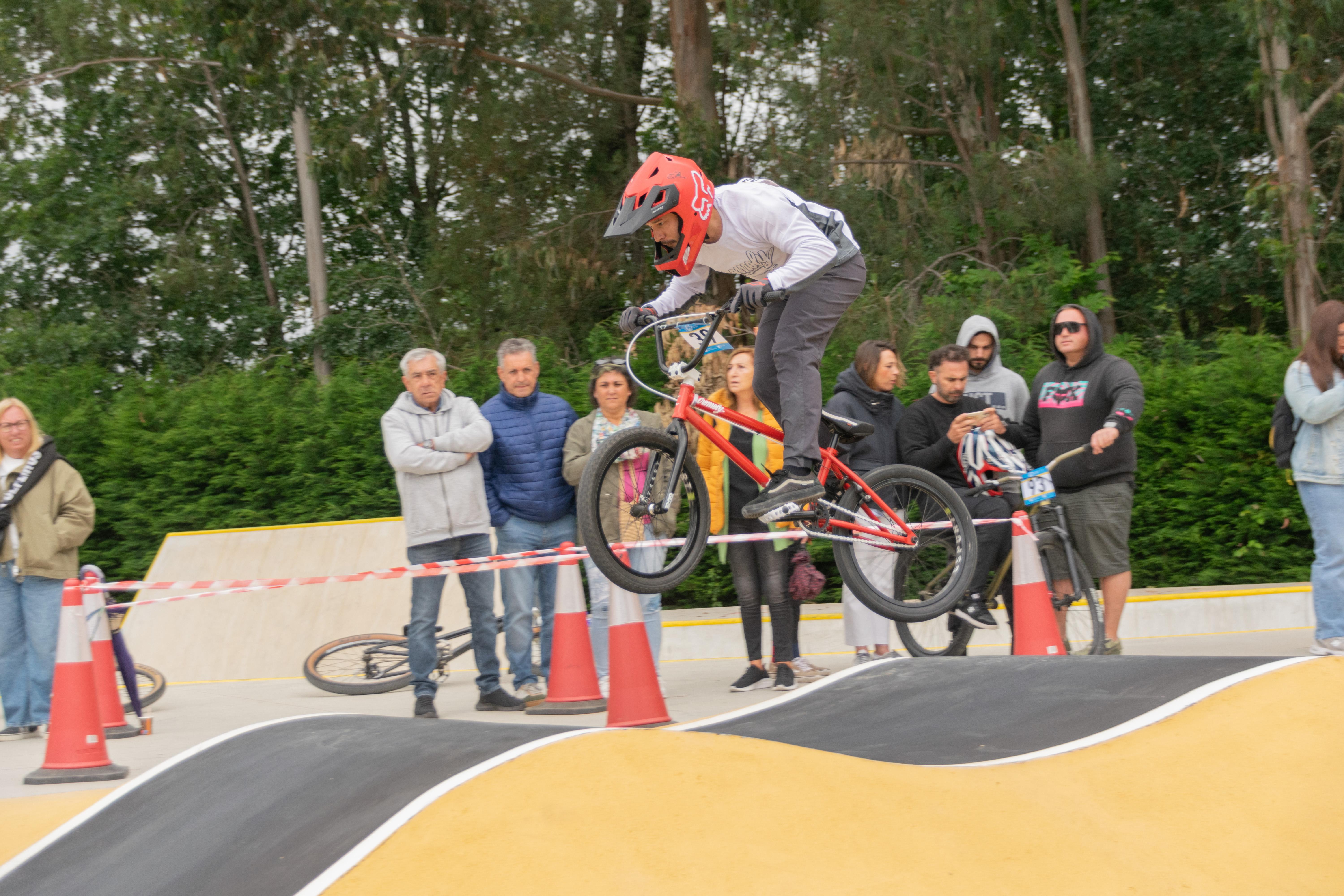 Éxito de organización e participación no II Gran Premio PUMPTRACK Concello da Cañiza