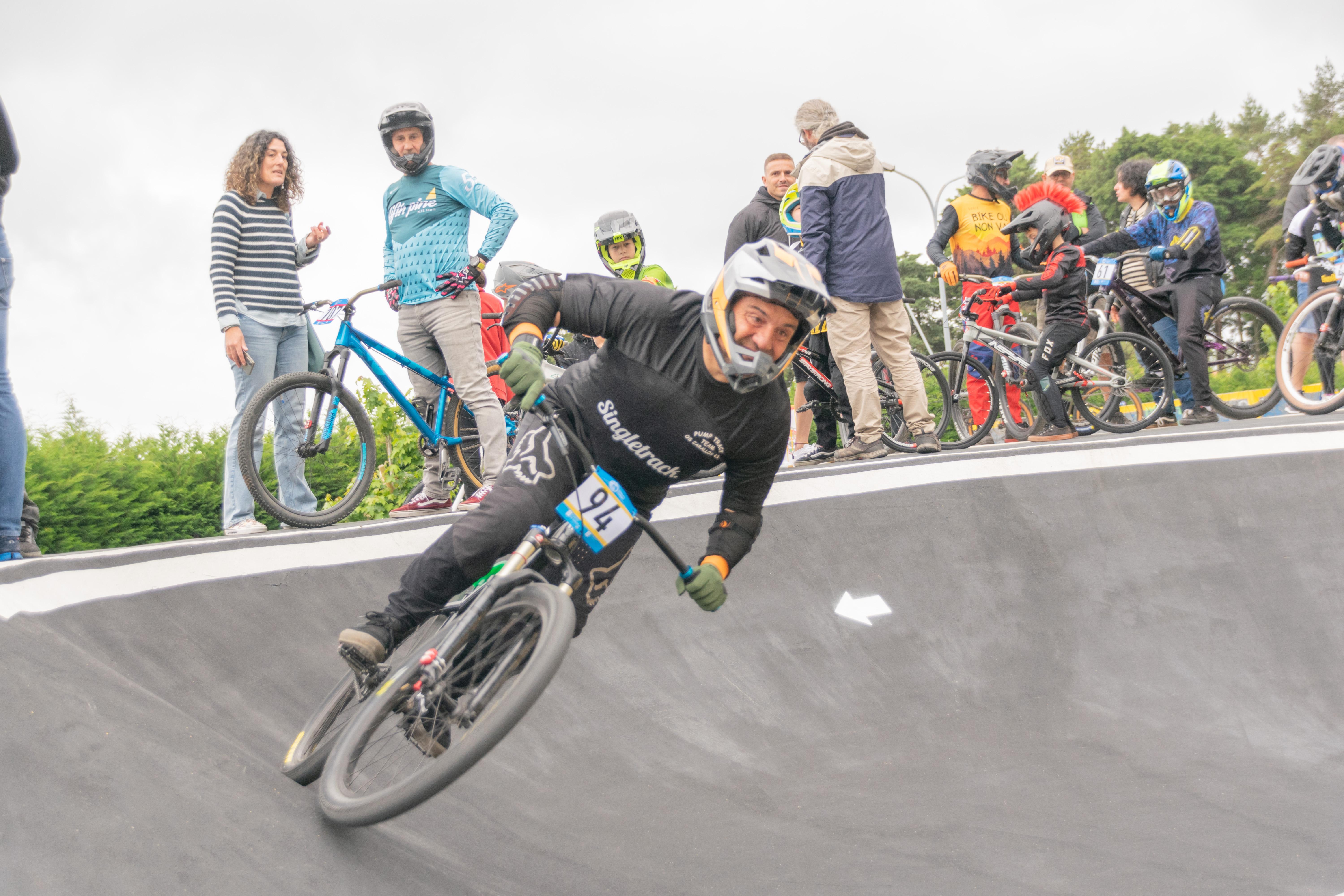 Éxito de organización e participación no II Gran Premio PUMPTRACK Concello da Cañiza