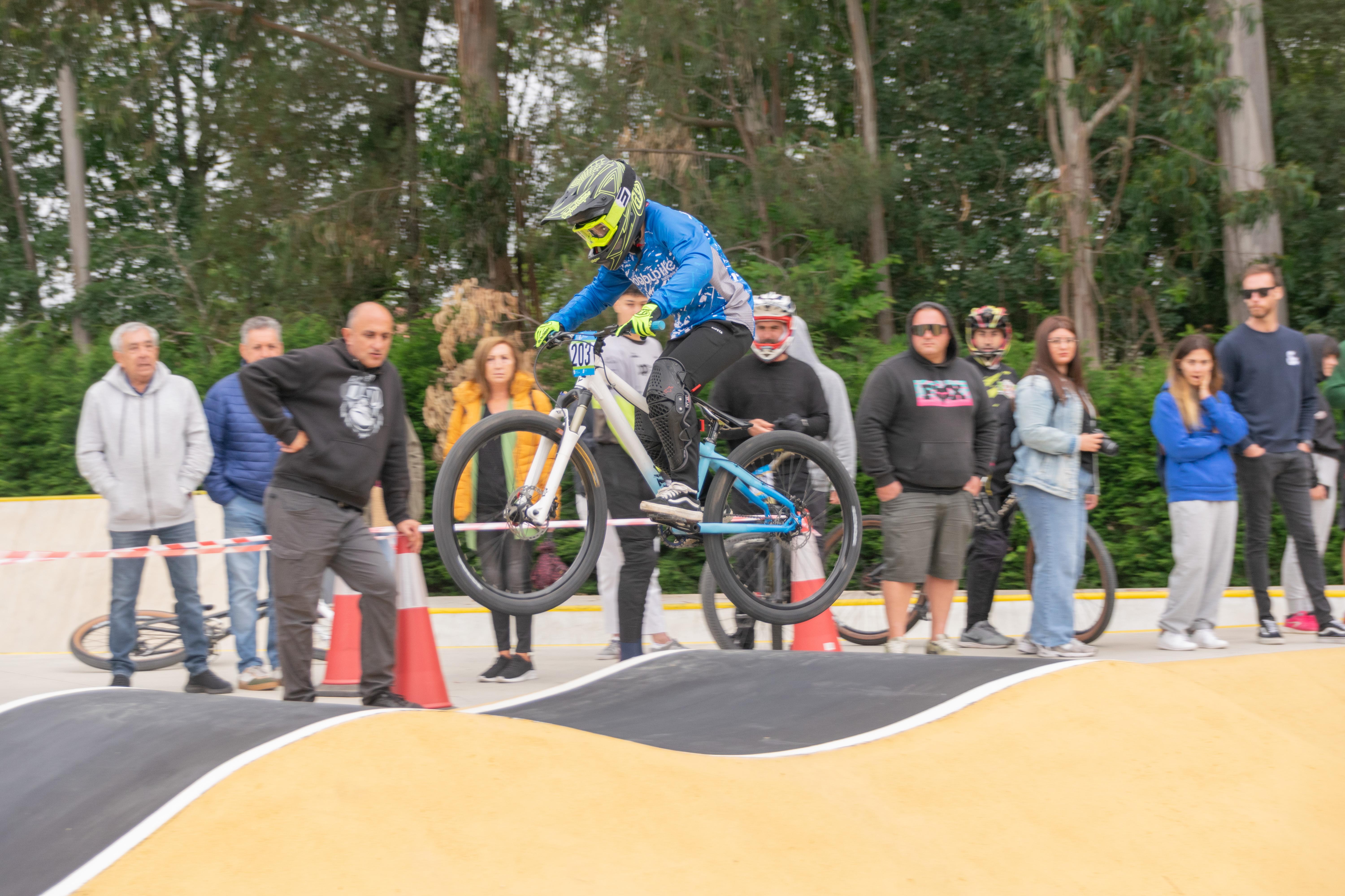 Éxito de organización e participación no II Gran Premio PUMPTRACK Concello da Cañiza