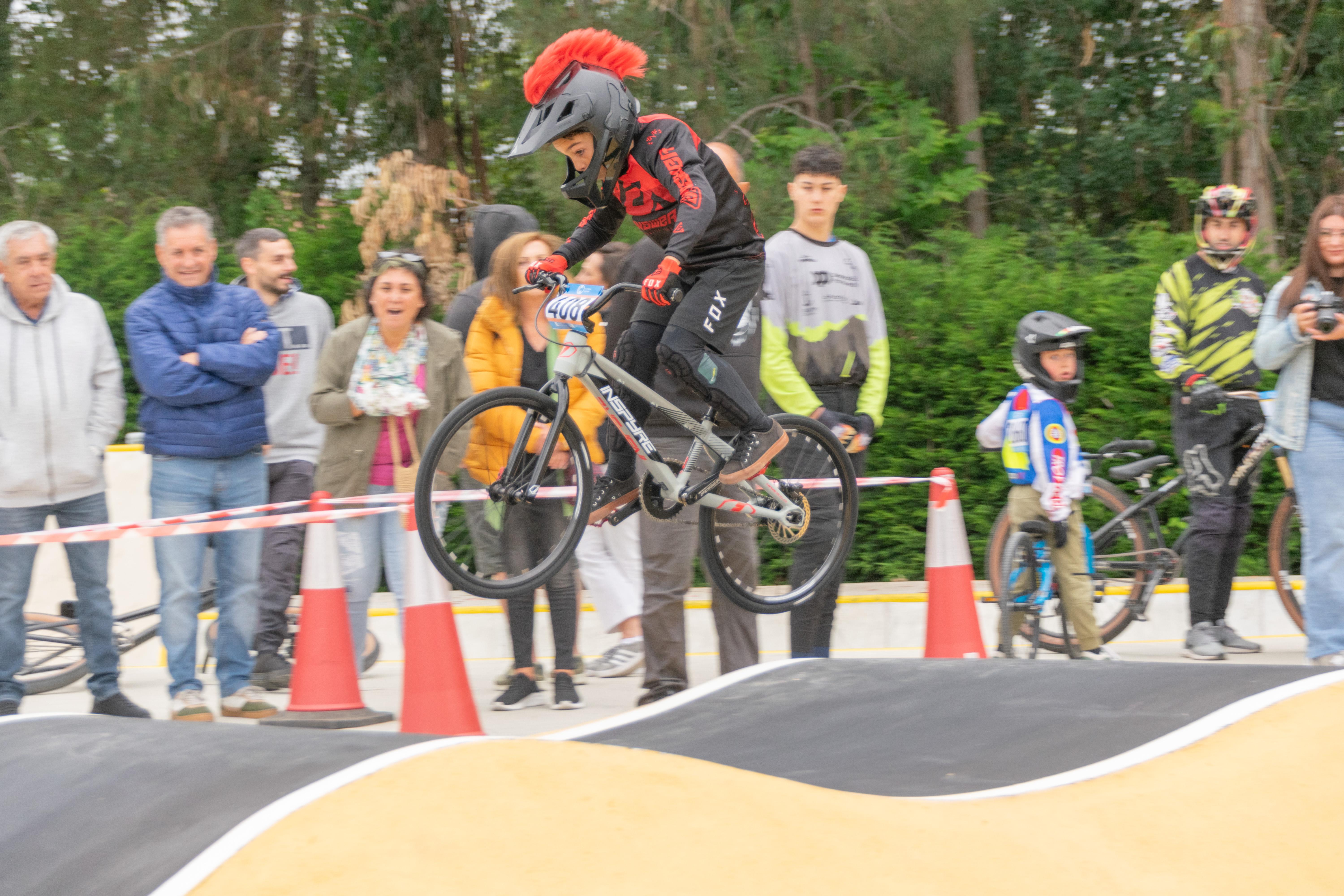 Éxito de organización e participación no II Gran Premio PUMPTRACK Concello da Cañiza
