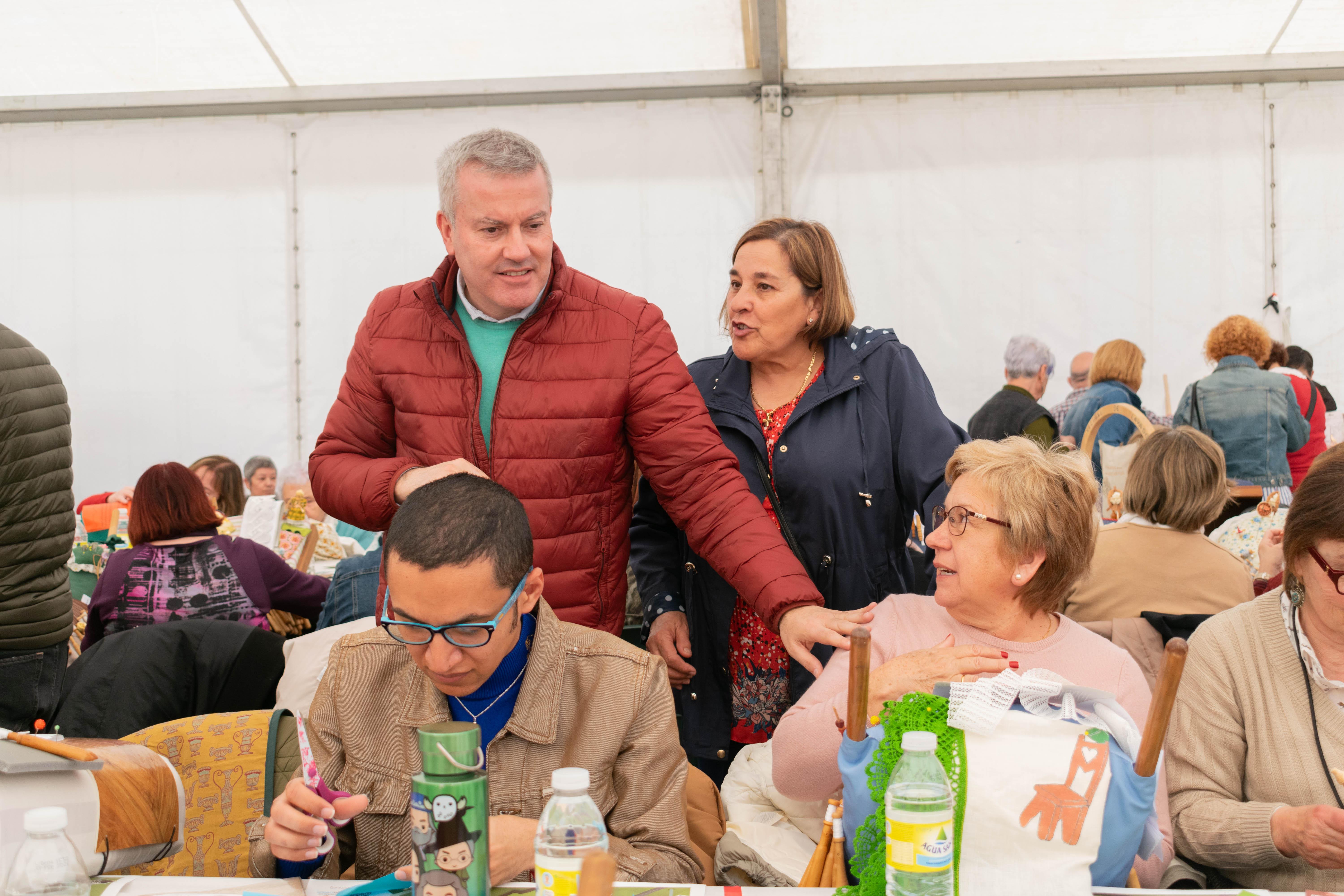 Valeixe acolleu este 1º domingo de abril a «II MOSTRA DE PALILLEIRAS Concello da Cañiza»