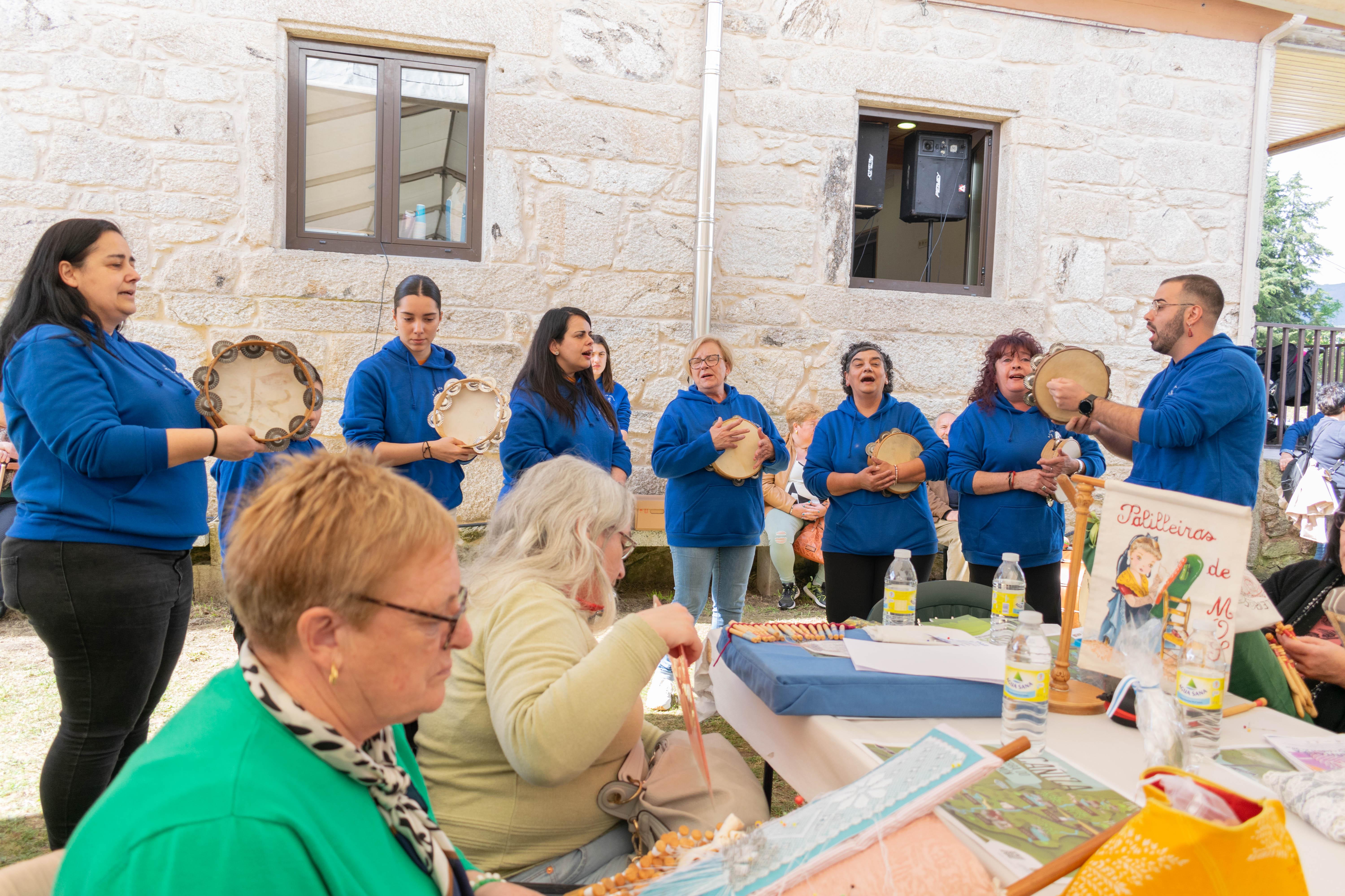 Valeixe acolleu este 1º domingo de abril a «II MOSTRA DE PALILLEIRAS Concello da Cañiza»