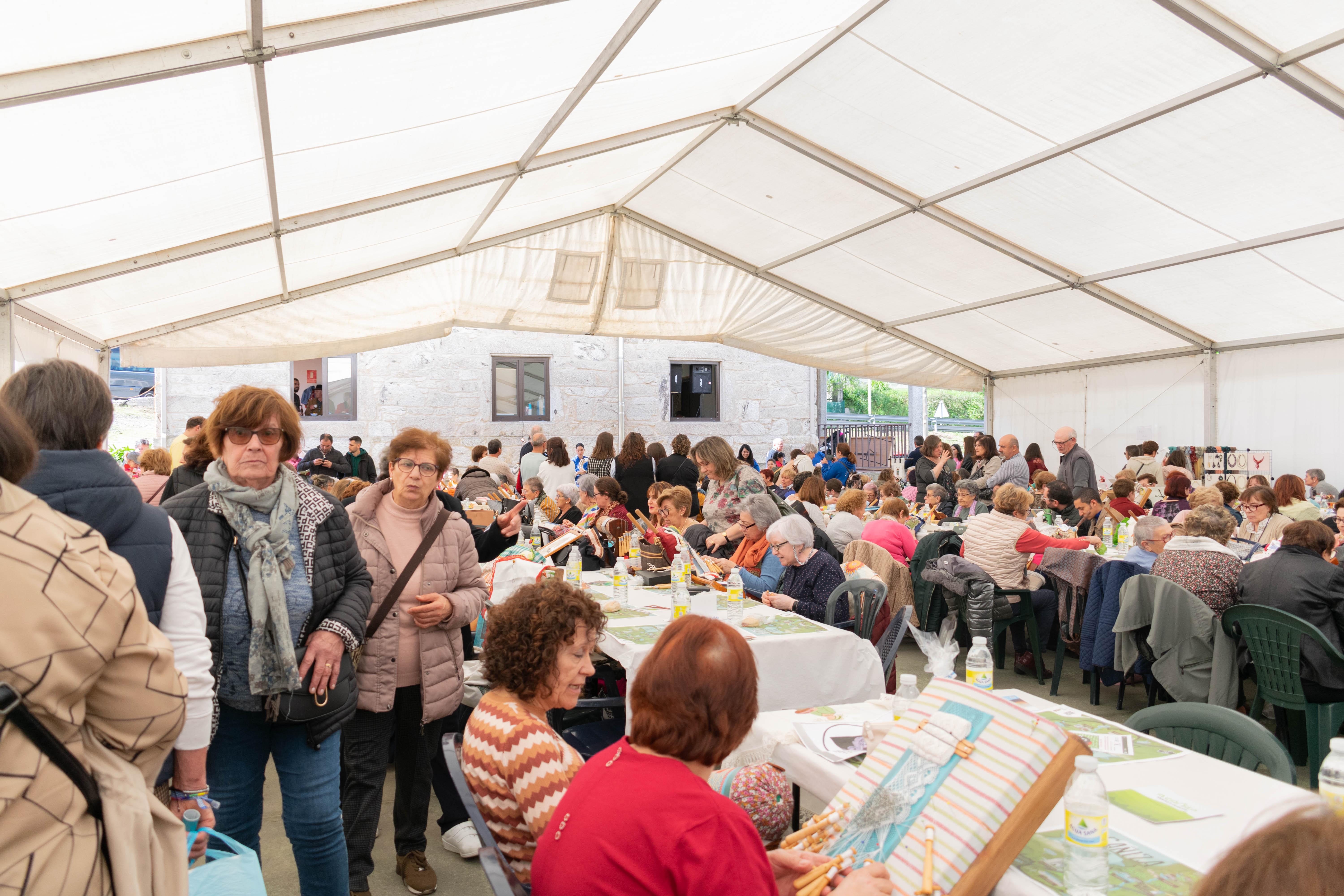 Valeixe acolleu este 1º domingo de abril a «II MOSTRA DE PALILLEIRAS Concello da Cañiza»