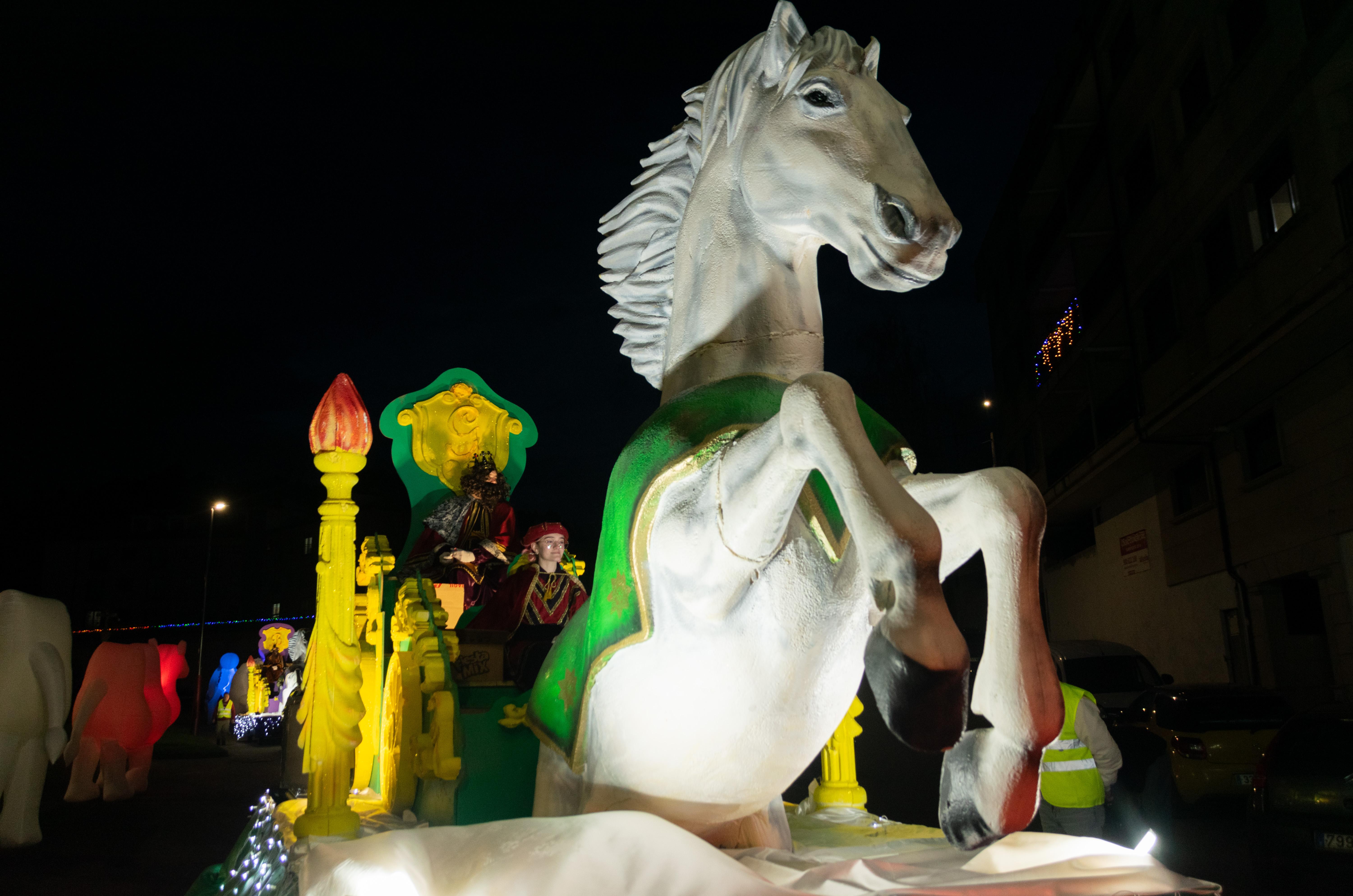 CABALGATA DE REIS 2025: Os Reis Magos chegaron á Cañiza o 4 de xaneiro repartindo ilusión, maxia e moitos caramelos