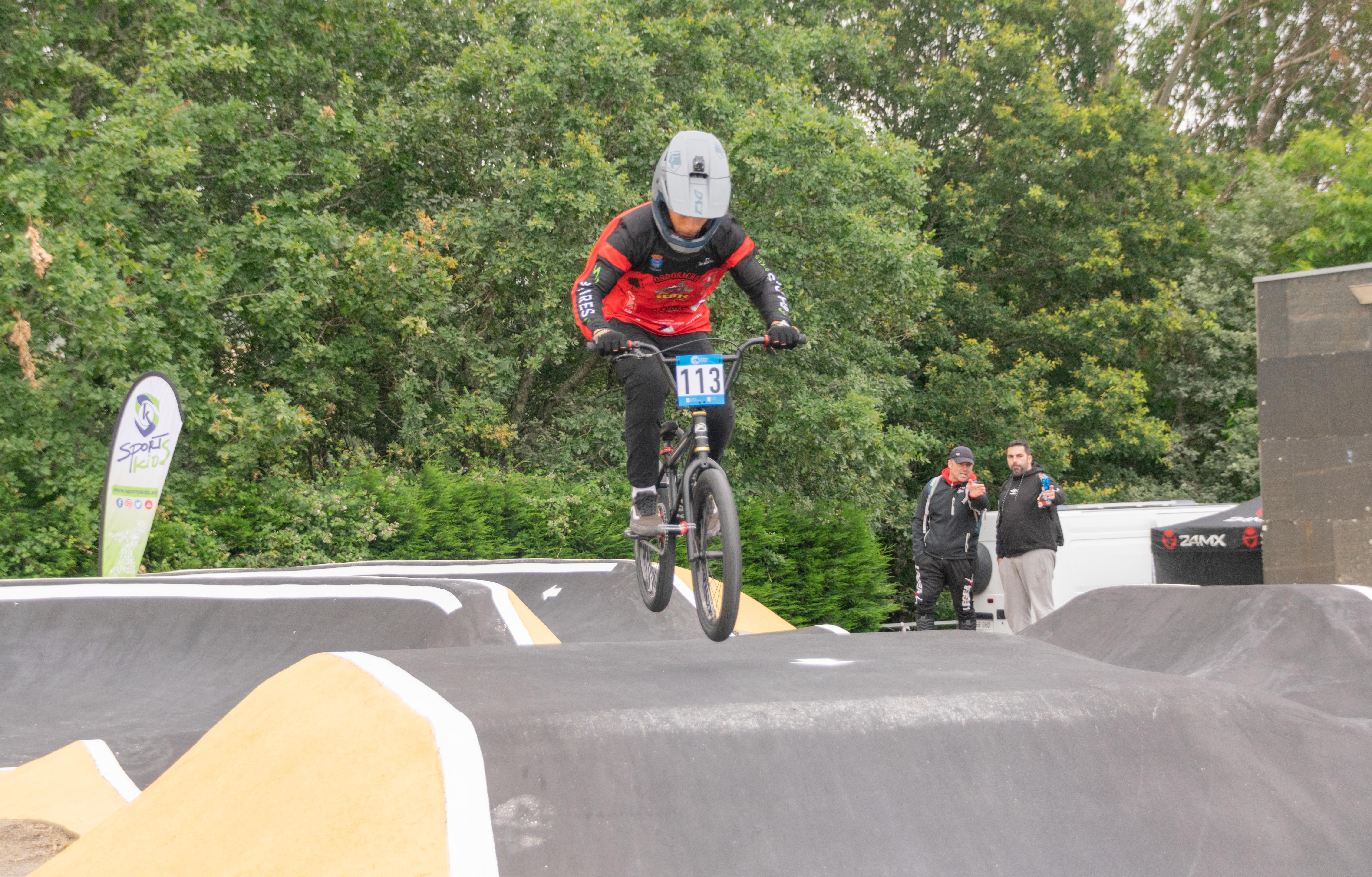 Éxito de organización e participación no II Gran Premio PUMPTRACK Concello da Cañiza