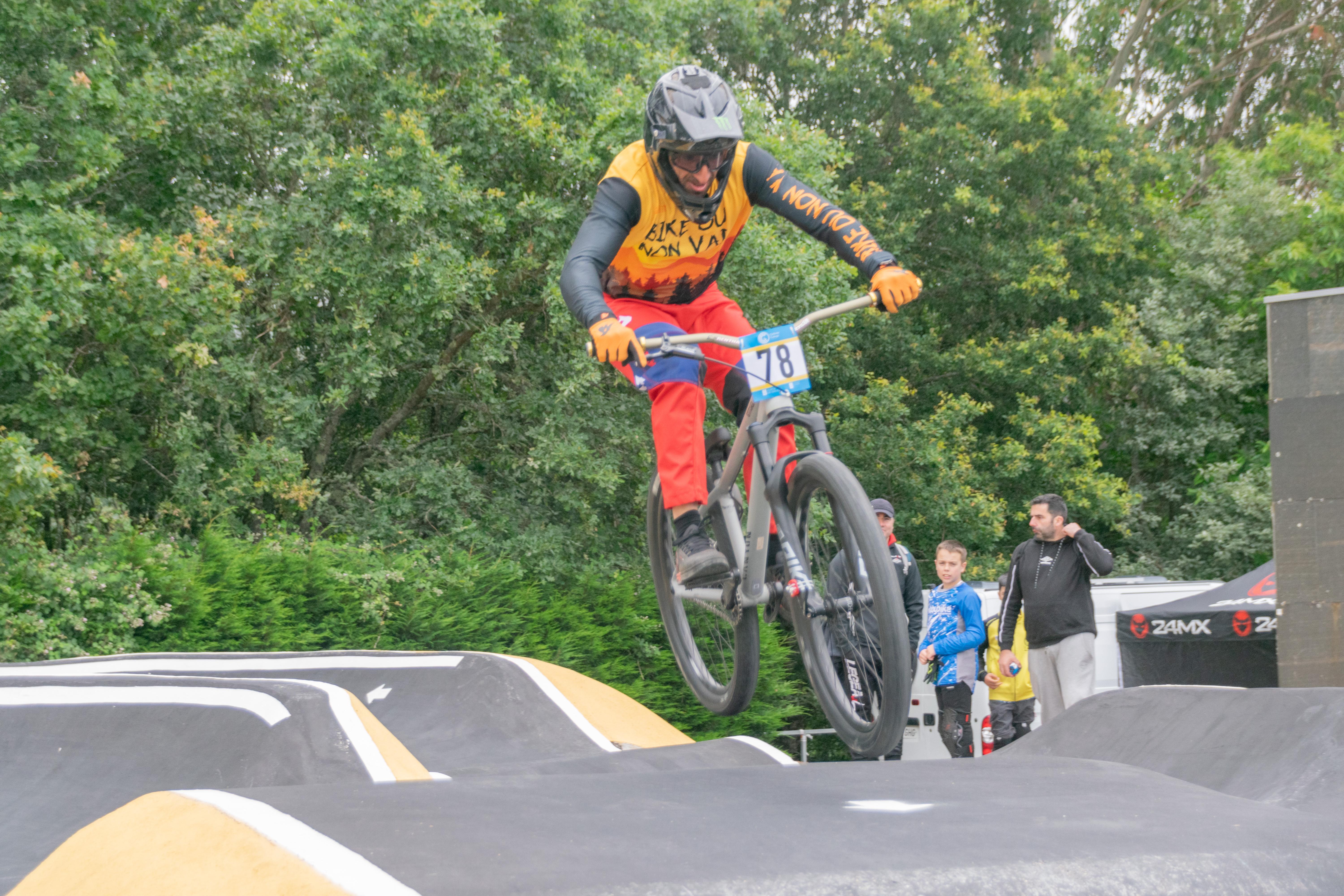 Éxito de organización e participación no II Gran Premio PUMPTRACK Concello da Cañiza