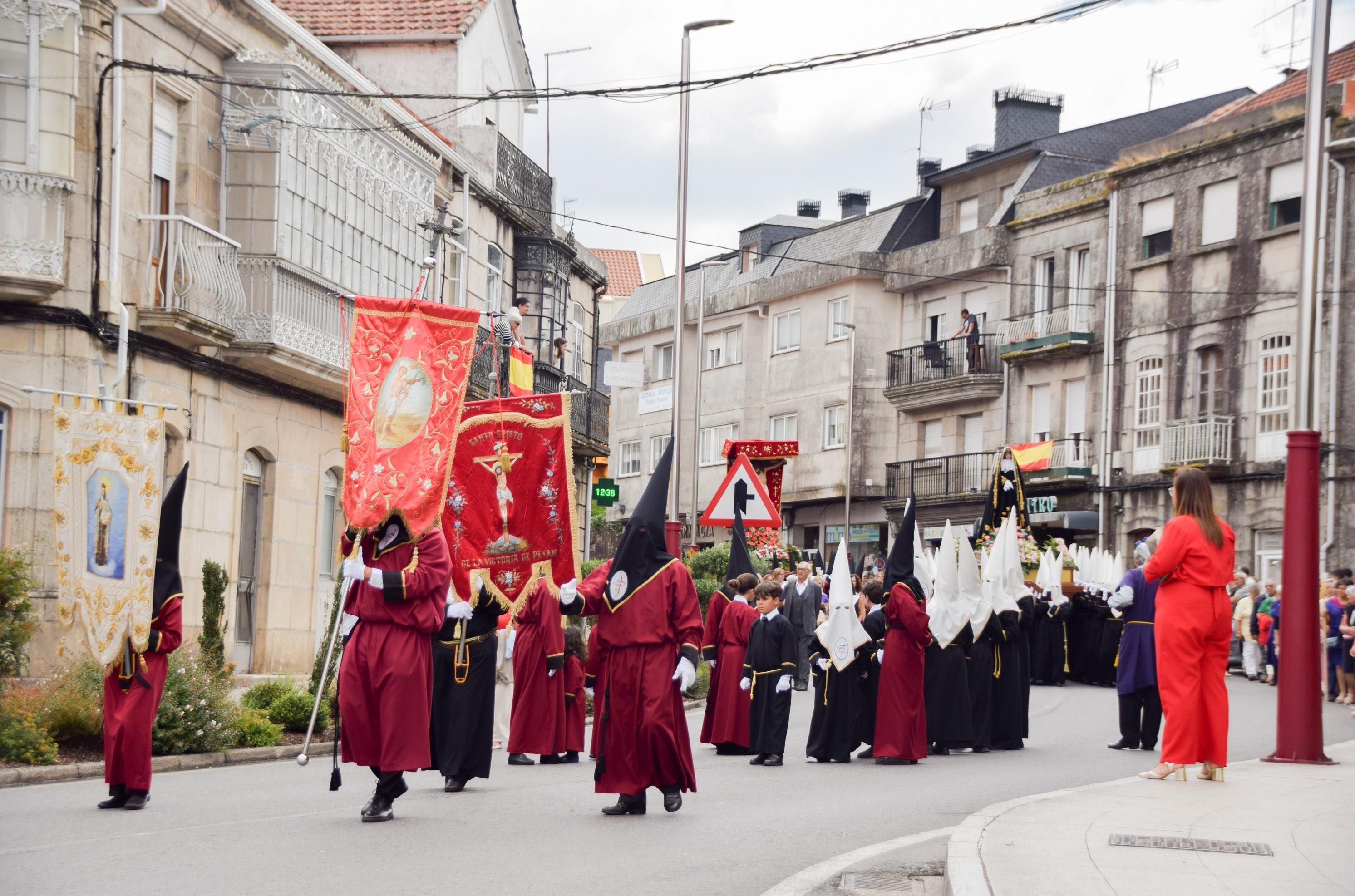A Cañiza celebrou con devoción a festividade na honra do Santísimo Cristo da Agonía
