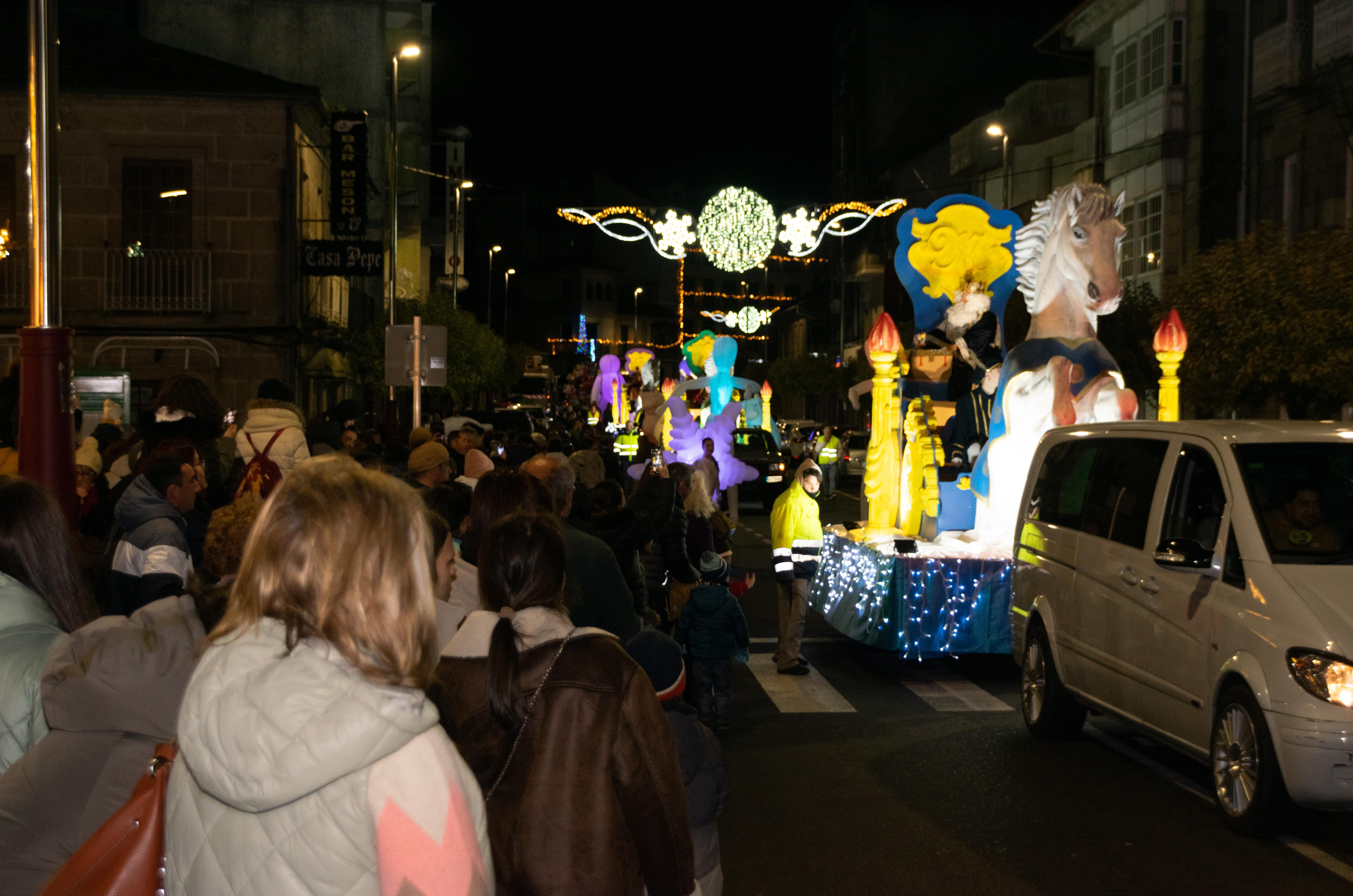 CABALGATA DE REIS 2025: Os Reis Magos chegaron á Cañiza o 4 de xaneiro repartindo ilusión, maxia e moitos caramelos