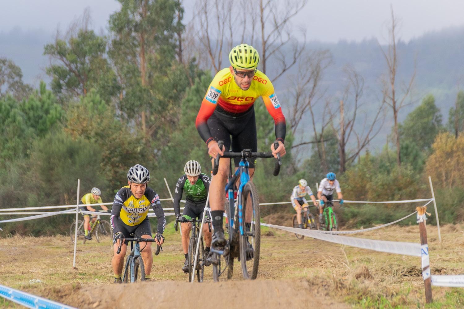 Este domingo 12 de novembro A Cañiza celebrou a II Edición do «Trofeo Ciclocross Concello da Cañiza»