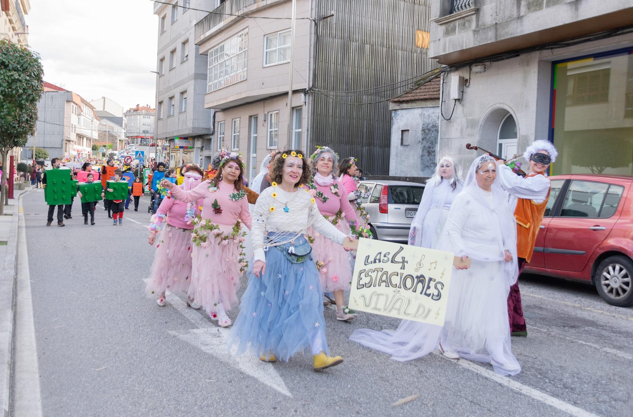 A Cañiza volve a superarse este sábado coa celebración do Concurso de Comparsas