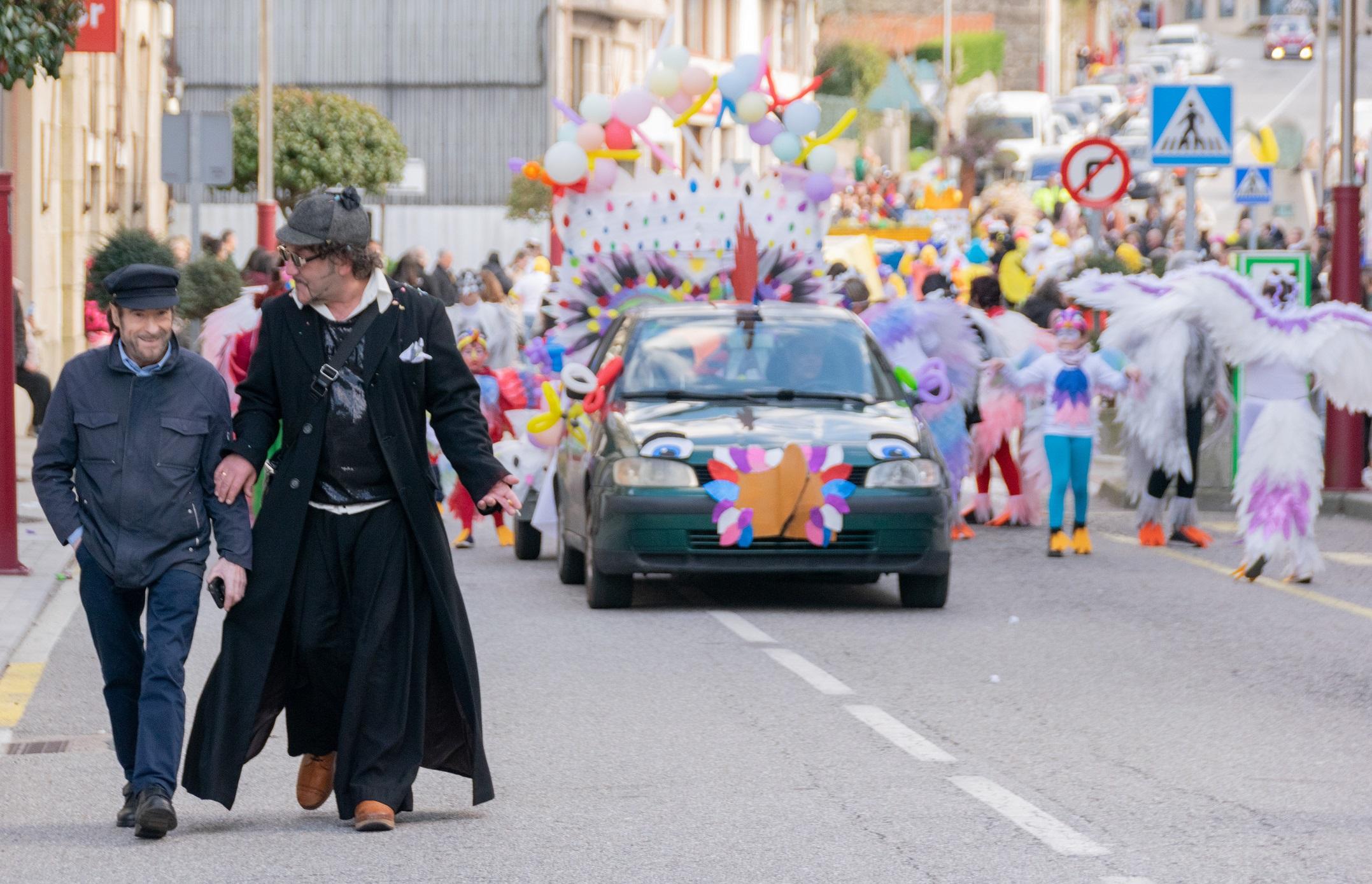 A Cañiza volve a superarse este sábado coa celebración do Concurso de Comparsas