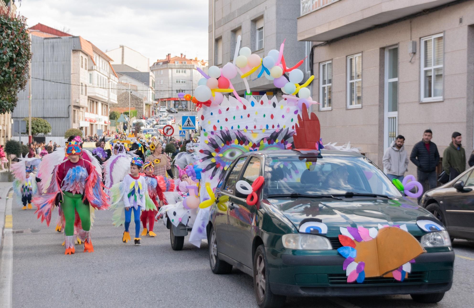 A Cañiza volve a superarse este sábado coa celebración do Concurso de Comparsas