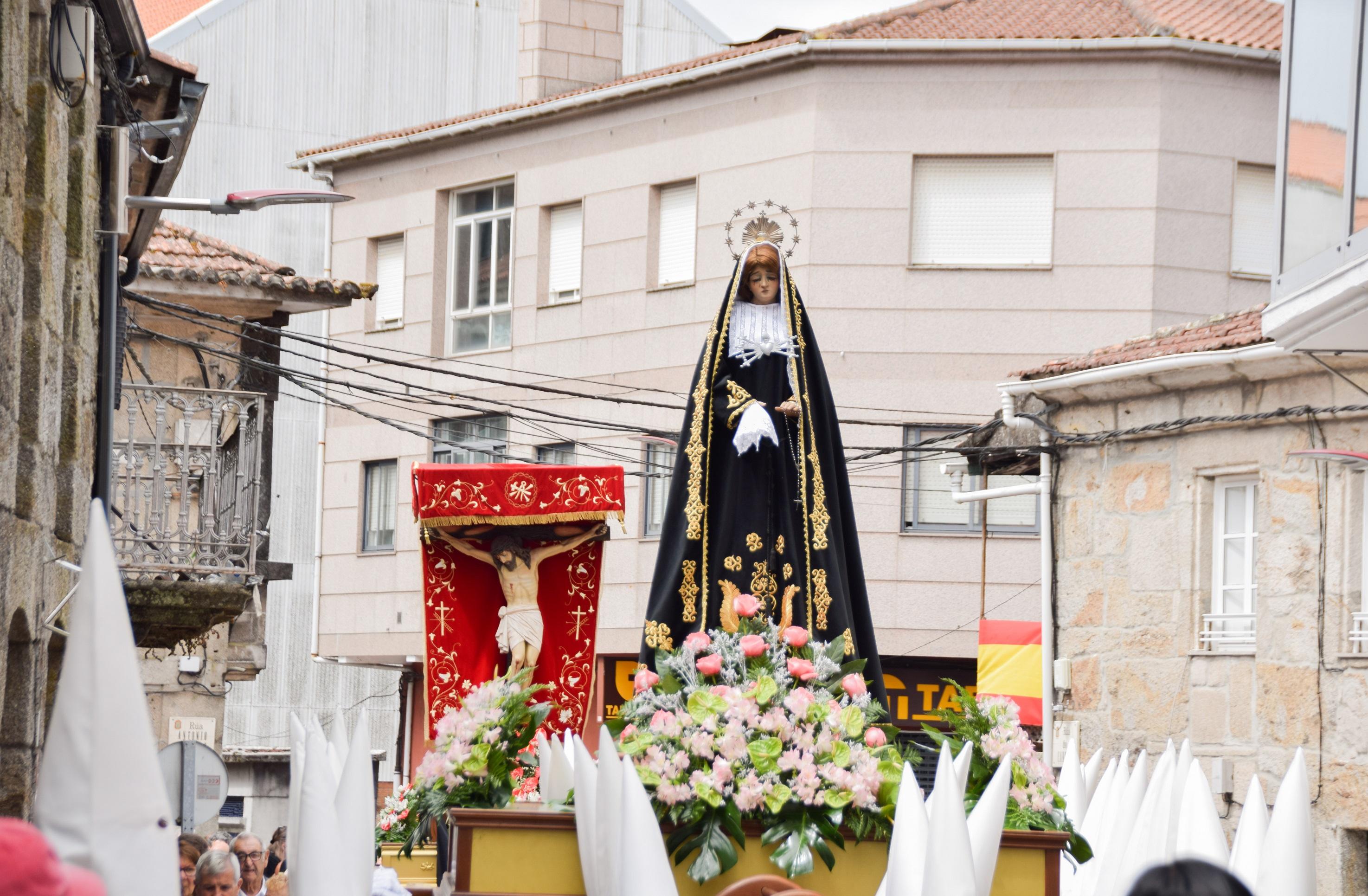 A Cañiza celebrou con devoción a festividade na honra do Santísimo Cristo da Agonía