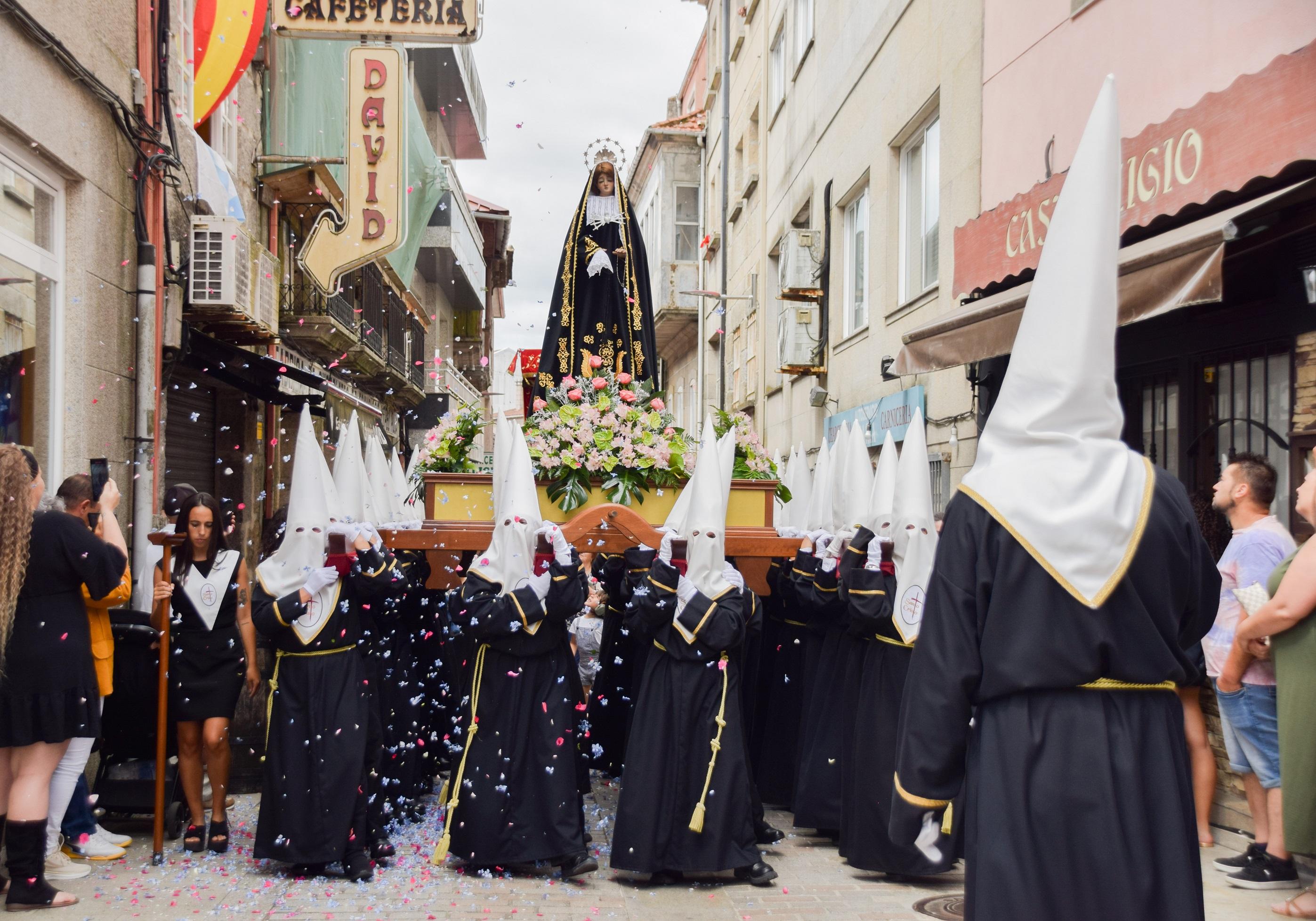 A Cañiza celebrou con devoción a festividade na honra do Santísimo Cristo da Agonía