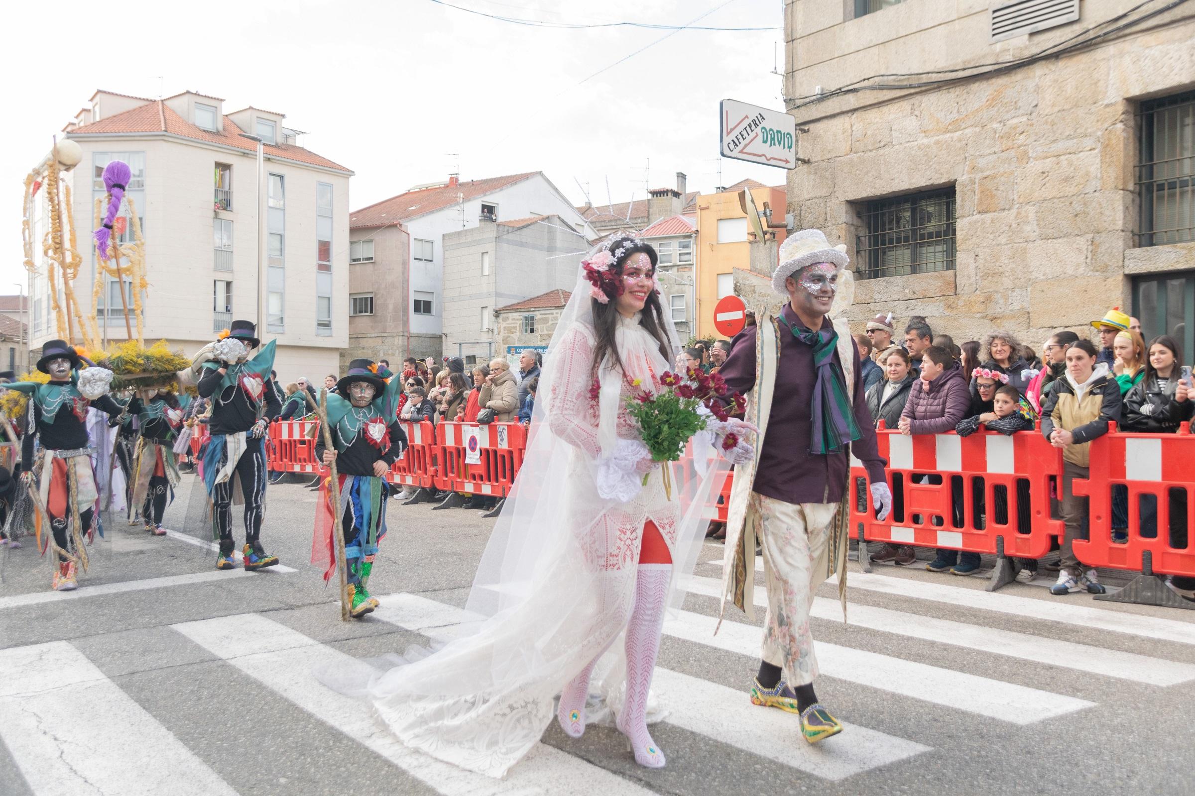 A Cañiza volve a superarse este sábado coa celebración do Concurso de Comparsas