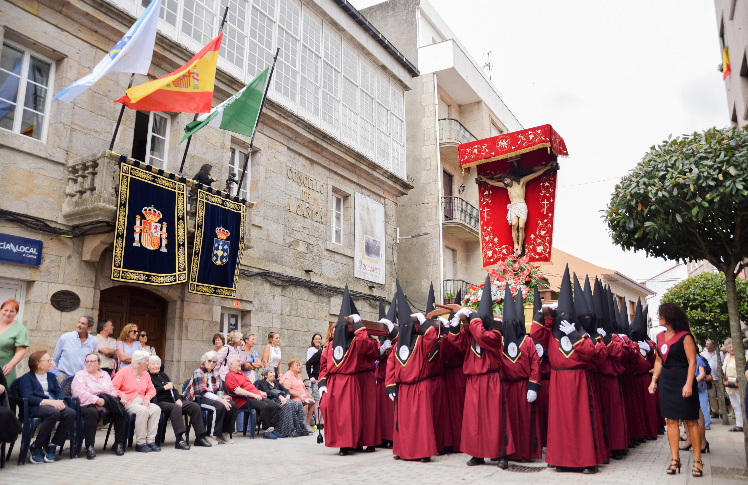 A Cañiza celebrou con devoción a festividade na honra do Santísimo Cristo da Agonía
