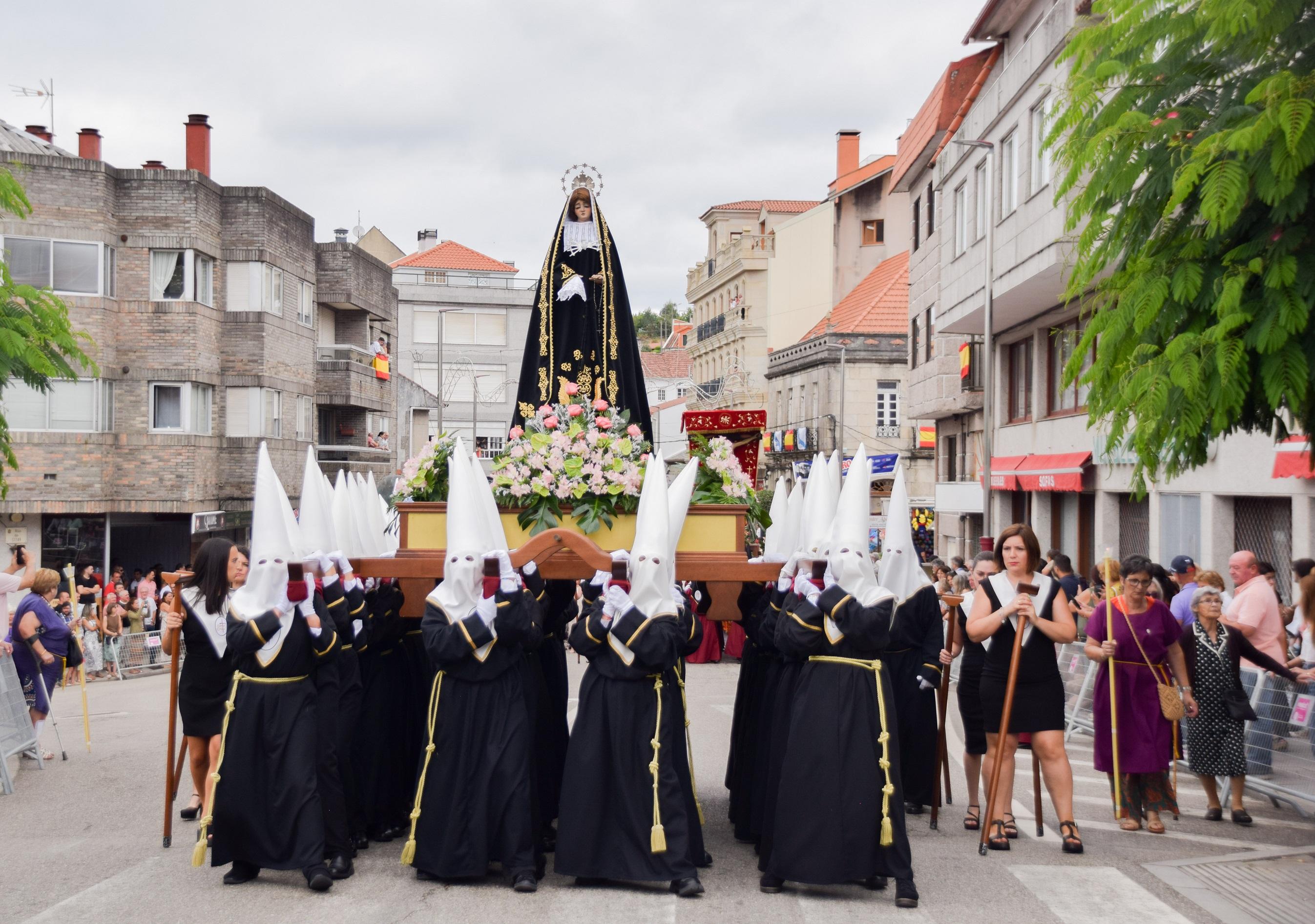 A Cañiza celebrou con devoción a festividade na honra do Santísimo Cristo da Agonía