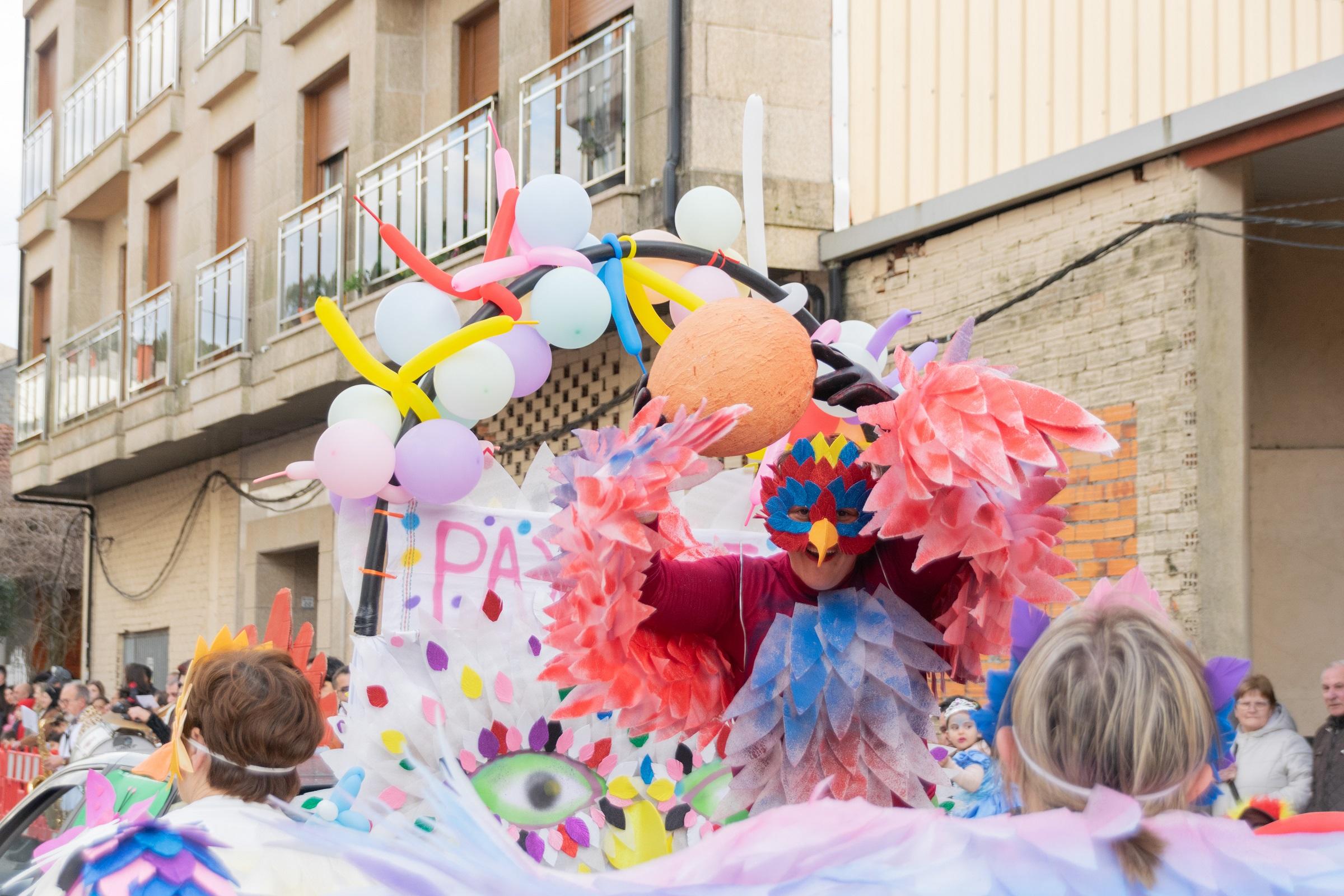 A Cañiza volve a superarse este sábado coa celebración do Concurso de Comparsas