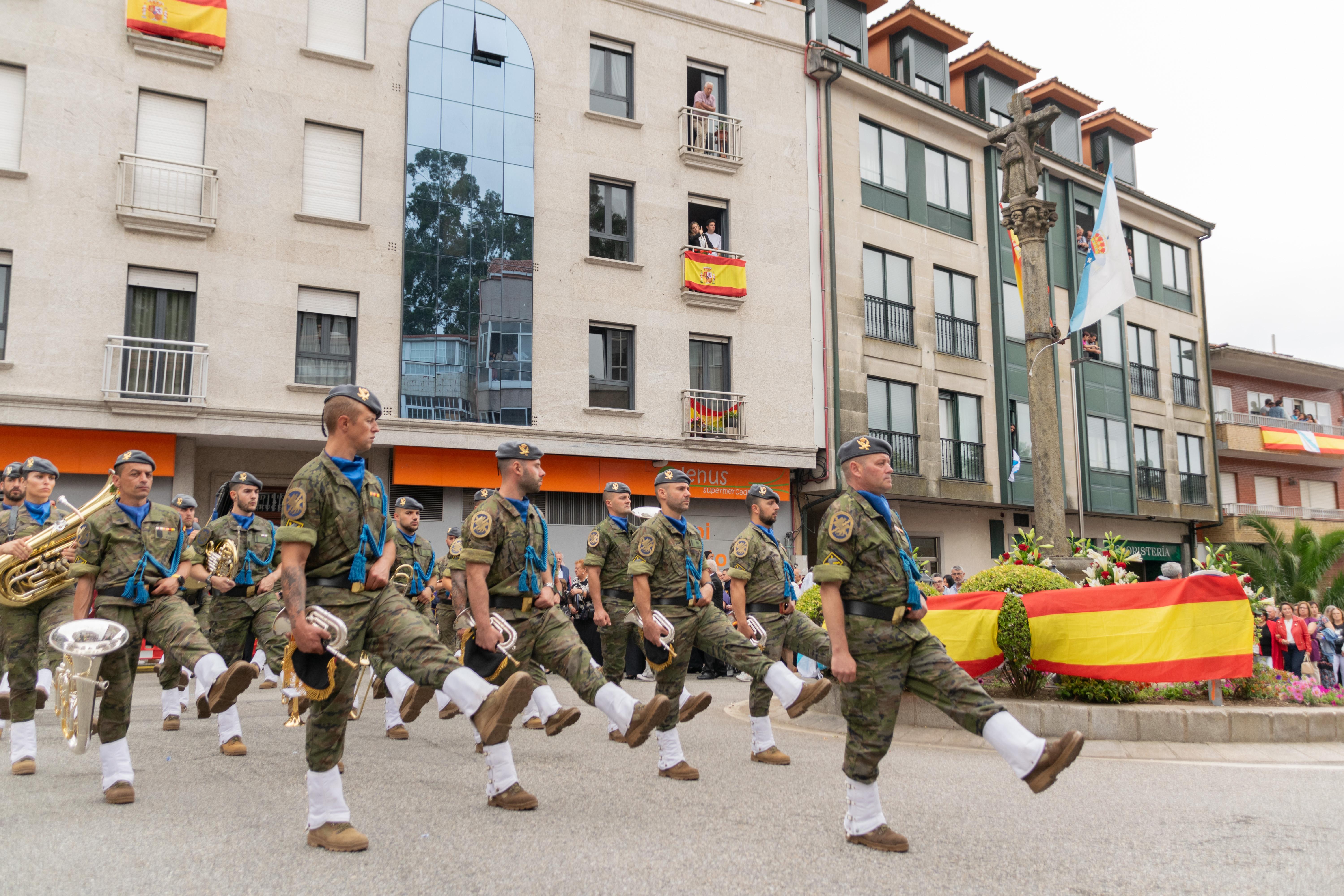 Este domingo A Cañiza volveu a vibrar de emoción e sentimento ao paso da procesión na honra do Santísimo Cristo da Agonía e da Nosa Señora A Virxe dos Dolores
