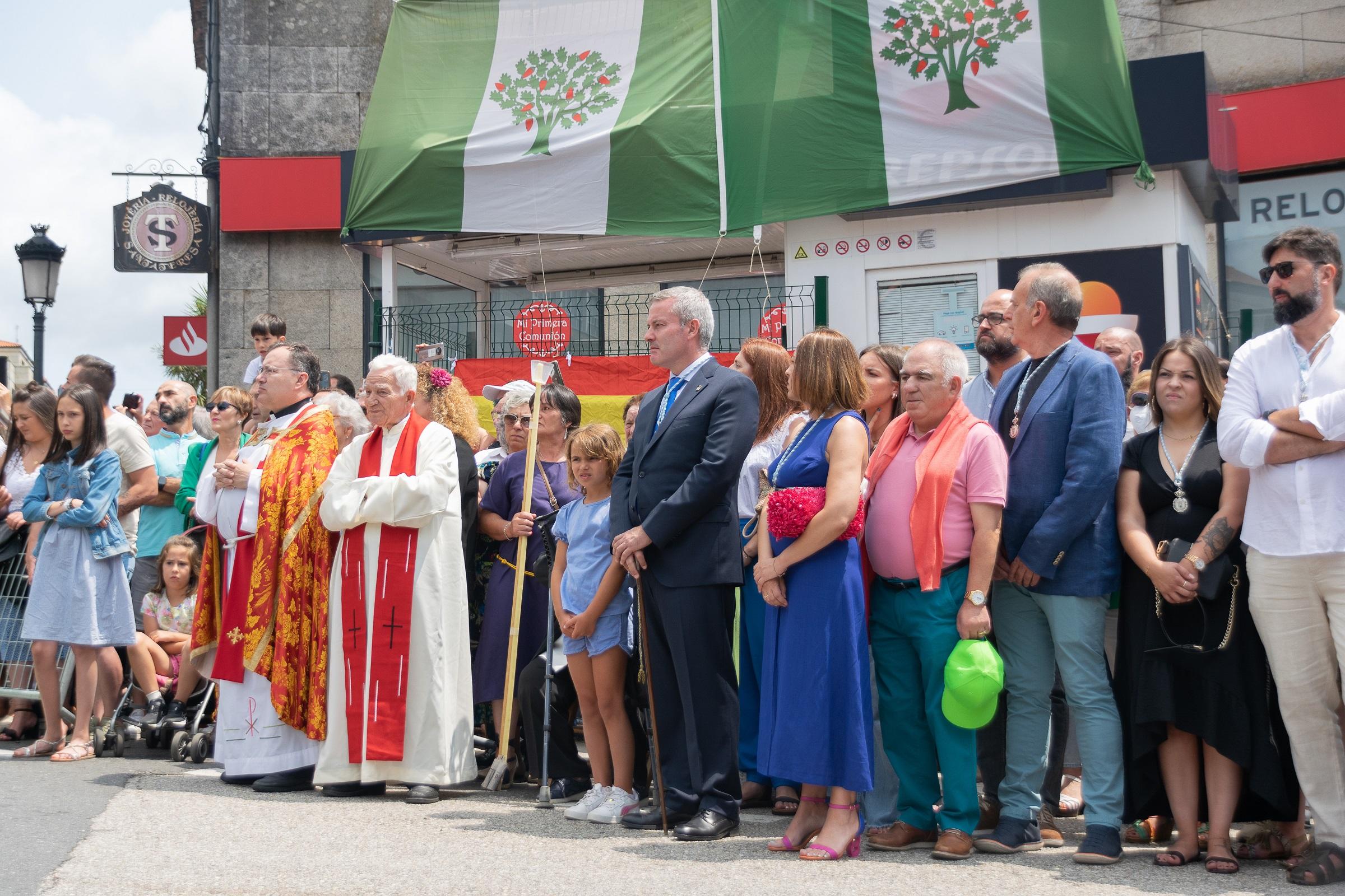 Onte A Cañiza vestiuse de gala para celebrar a procesión na honra do Santísimo Cristo da Agonía e da Nosa Señora A Virxe dos Dolores