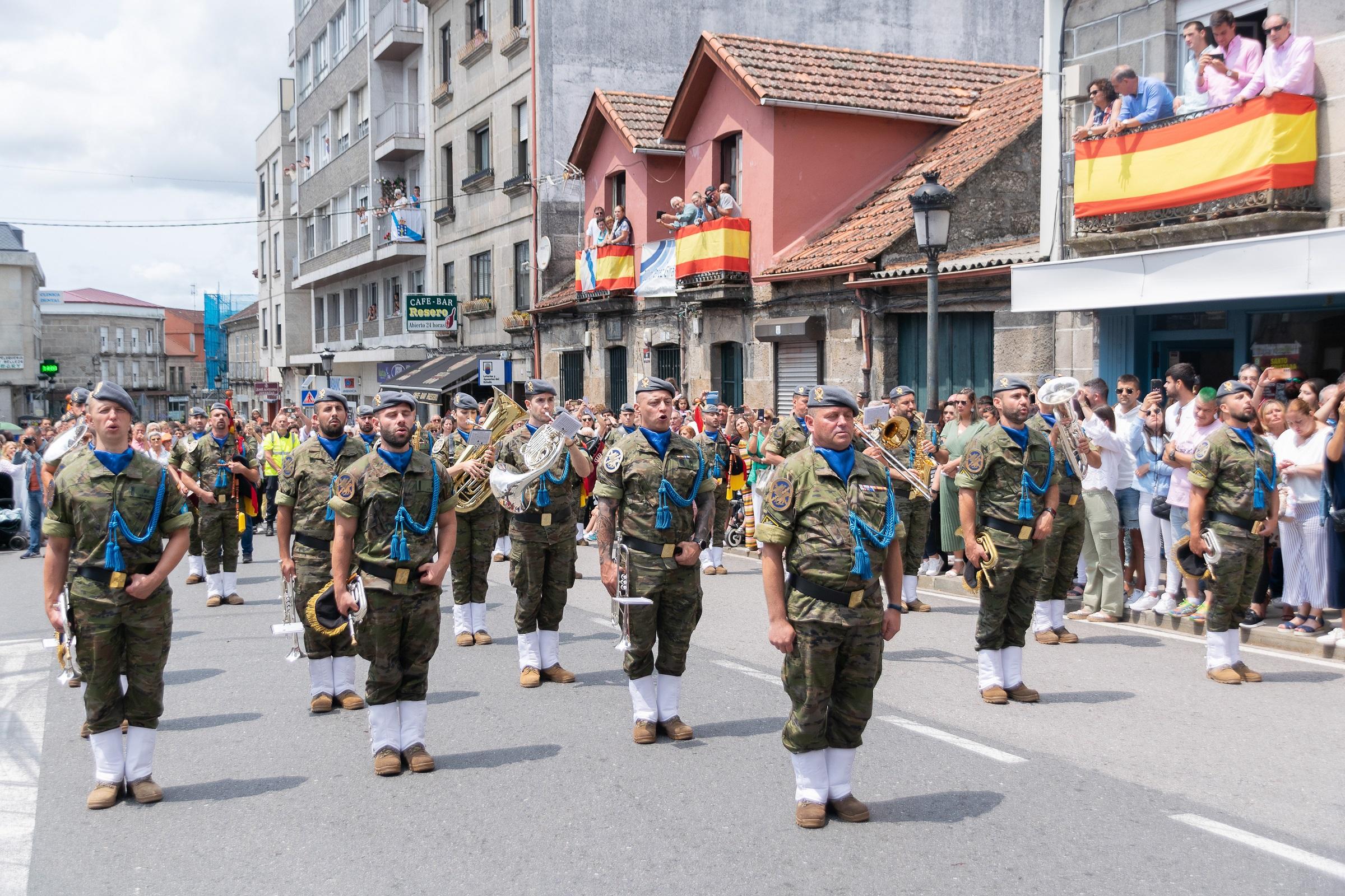 Onte A Cañiza vestiuse de gala para celebrar a procesión na honra do Santísimo Cristo da Agonía e da Nosa Señora A Virxe dos Dolores