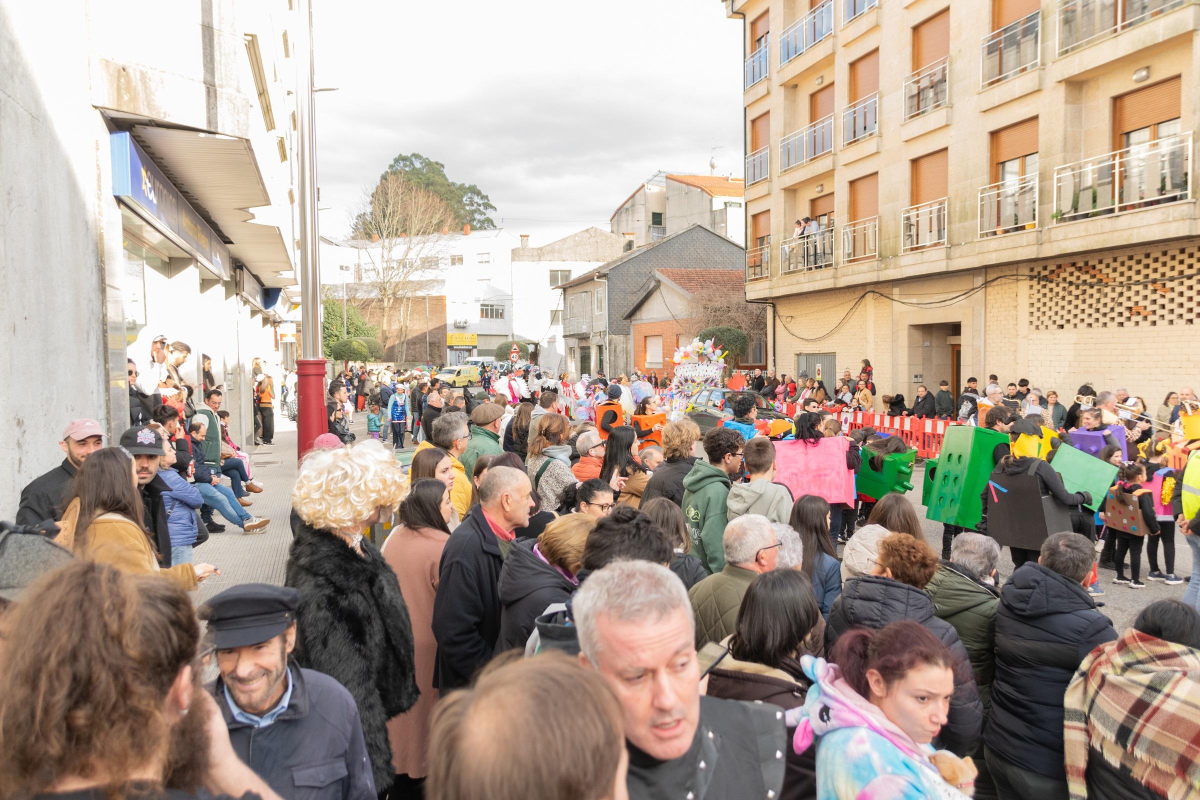 A Cañiza volve a superarse este sábado coa celebración do Concurso de Comparsas
