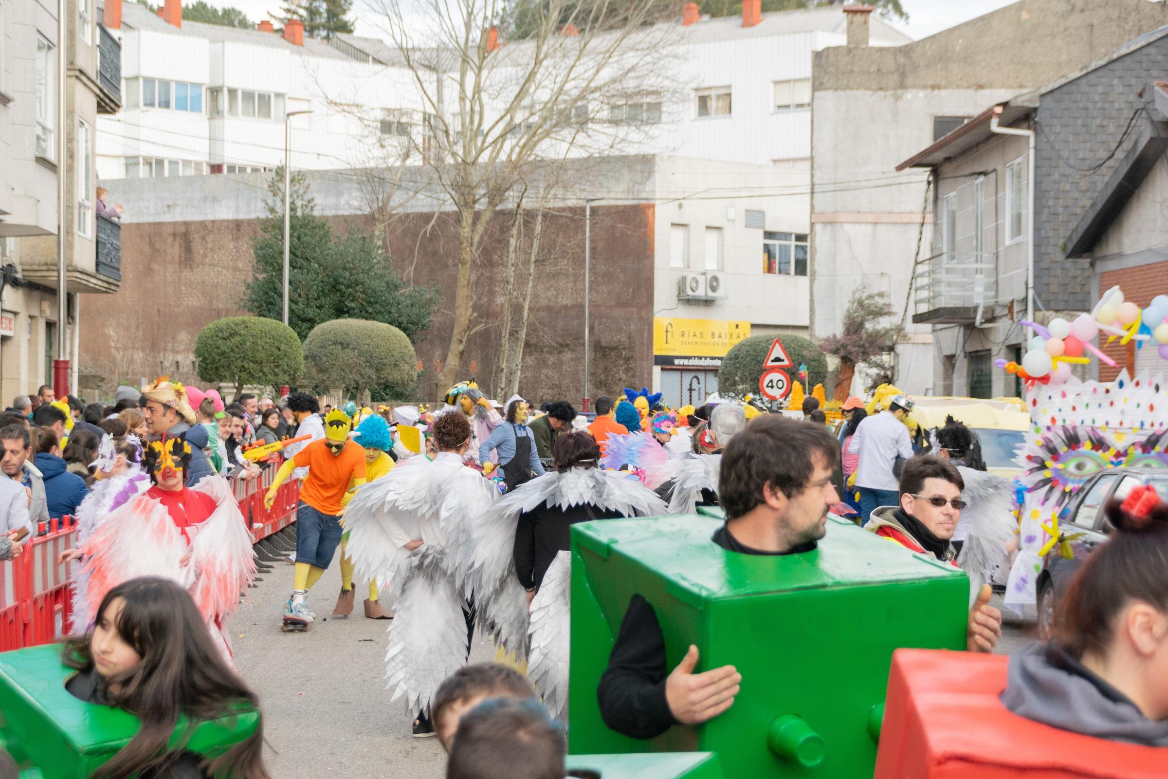 A Cañiza volve a superarse este sábado coa celebración do Concurso de Comparsas