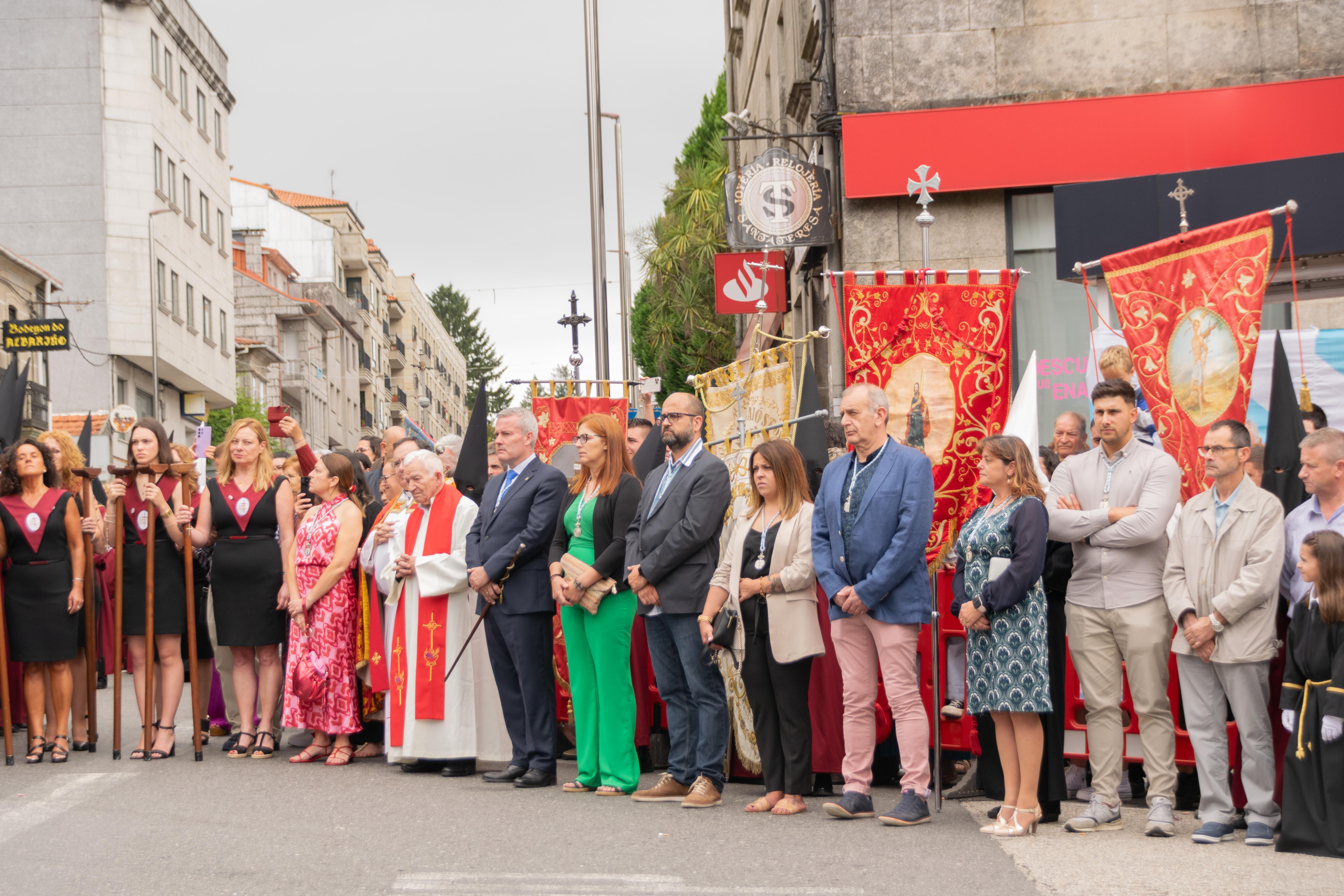 Este domingo A Cañiza volveu a vibrar de emoción e sentimento ao paso da procesión na honra do Santísimo Cristo da Agonía e da Nosa Señora A Virxe dos Dolores