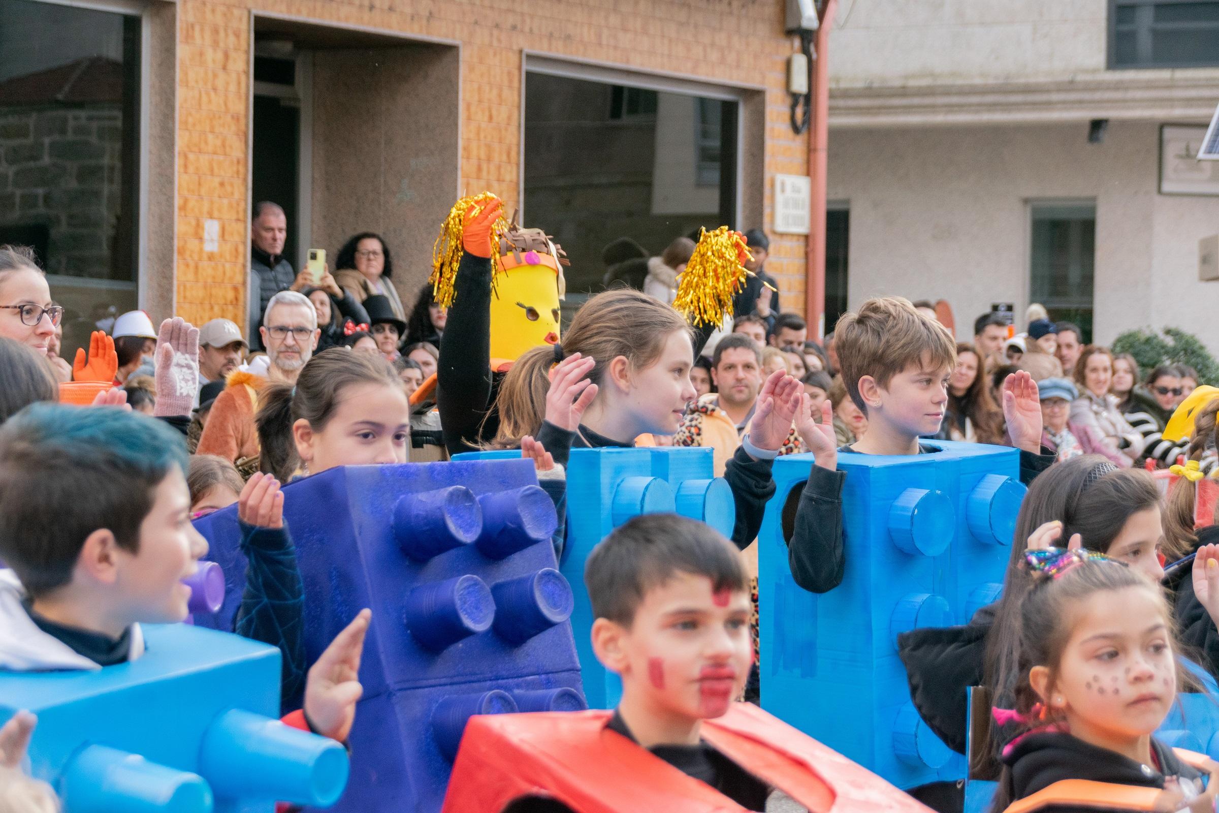 A Cañiza volve a superarse este sábado coa celebración do Concurso de Comparsas