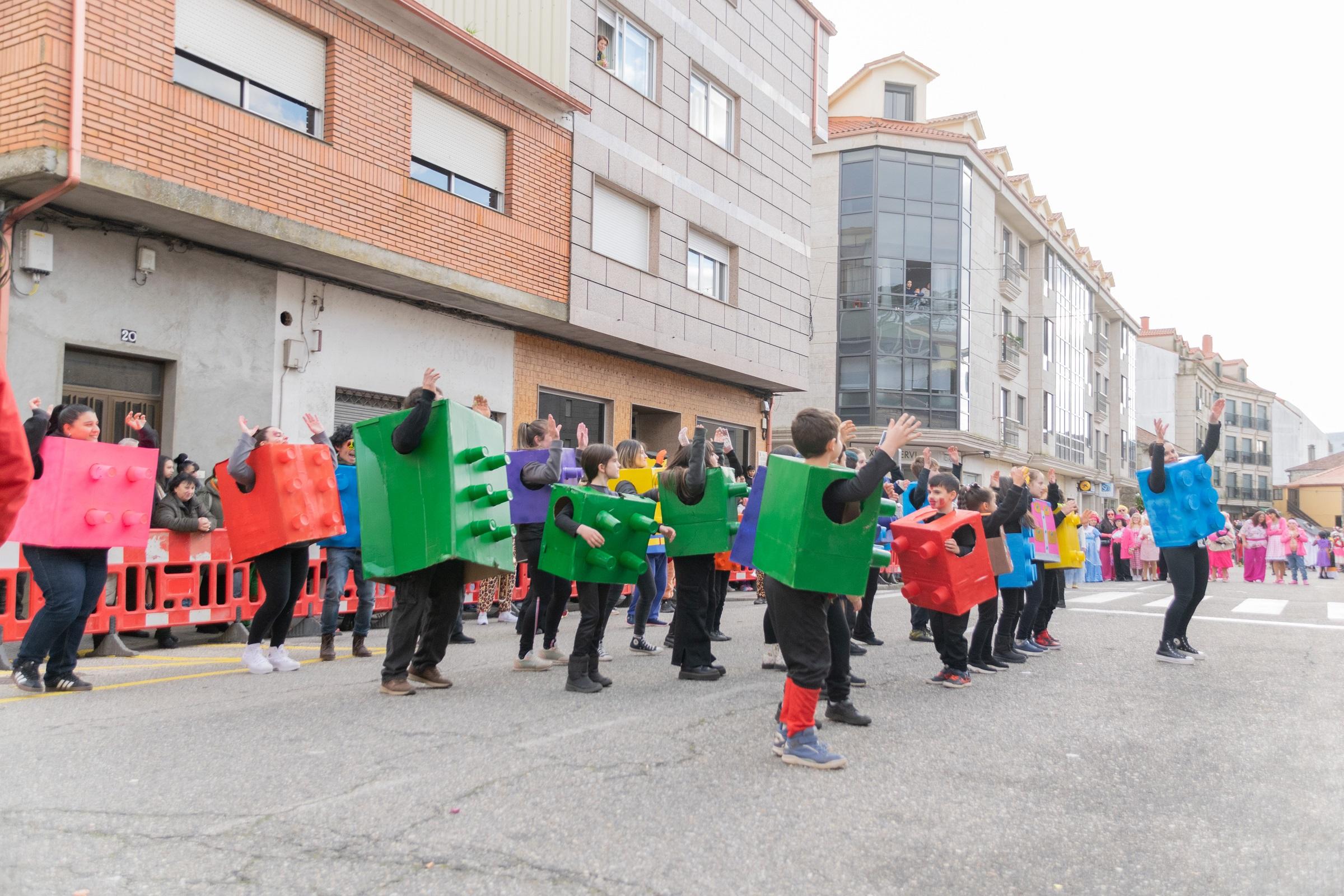 A Cañiza volve a superarse este sábado coa celebración do Concurso de Comparsas