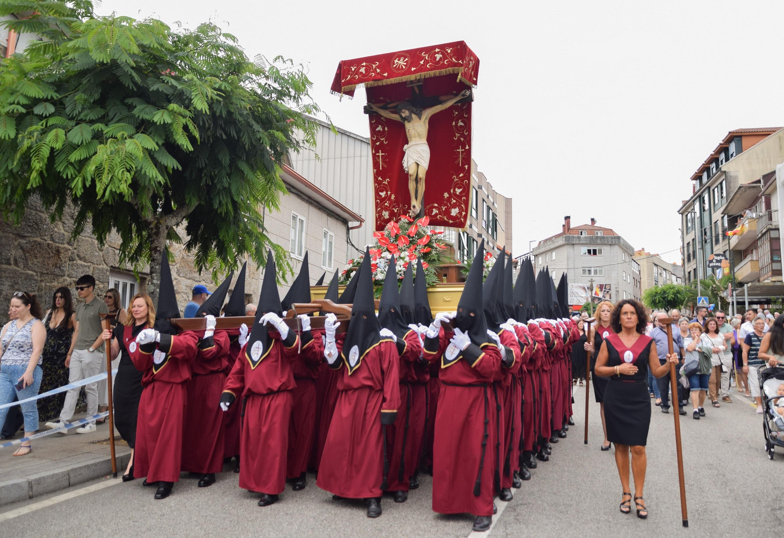 A Cañiza celebrou con devoción a festividade na honra do Santísimo Cristo da Agonía