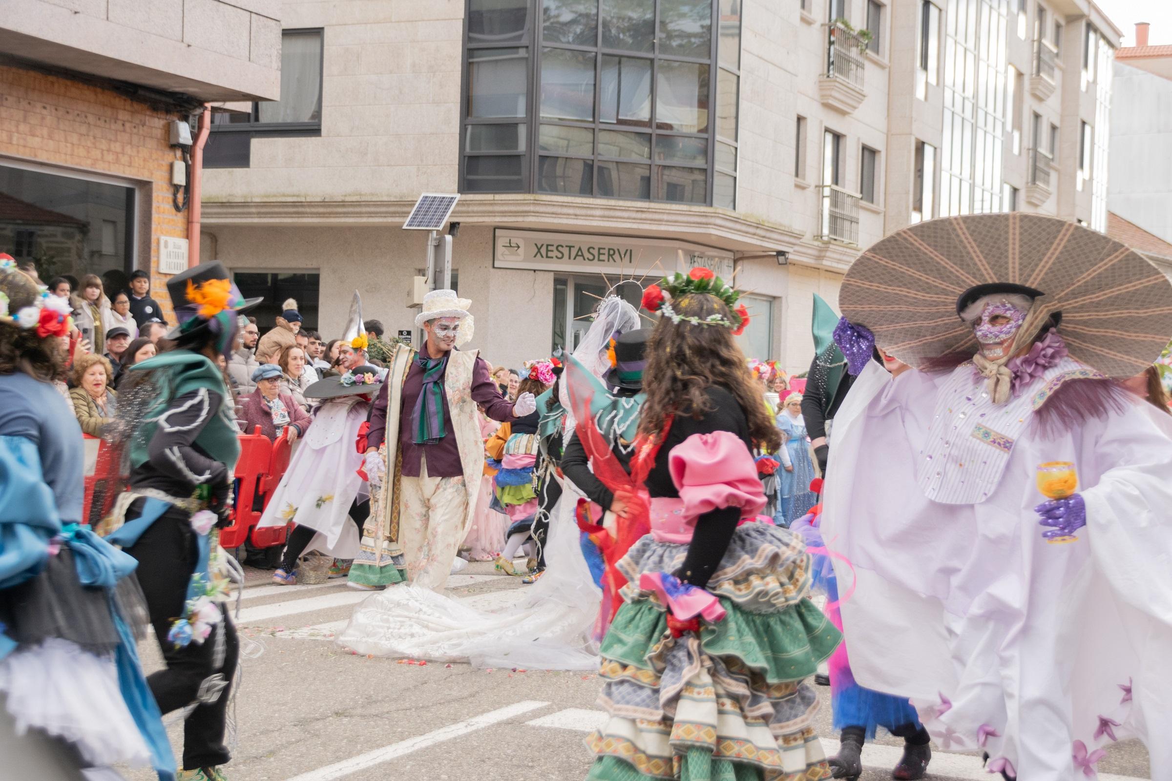 A Cañiza volve a superarse este sábado coa celebración do Concurso de Comparsas