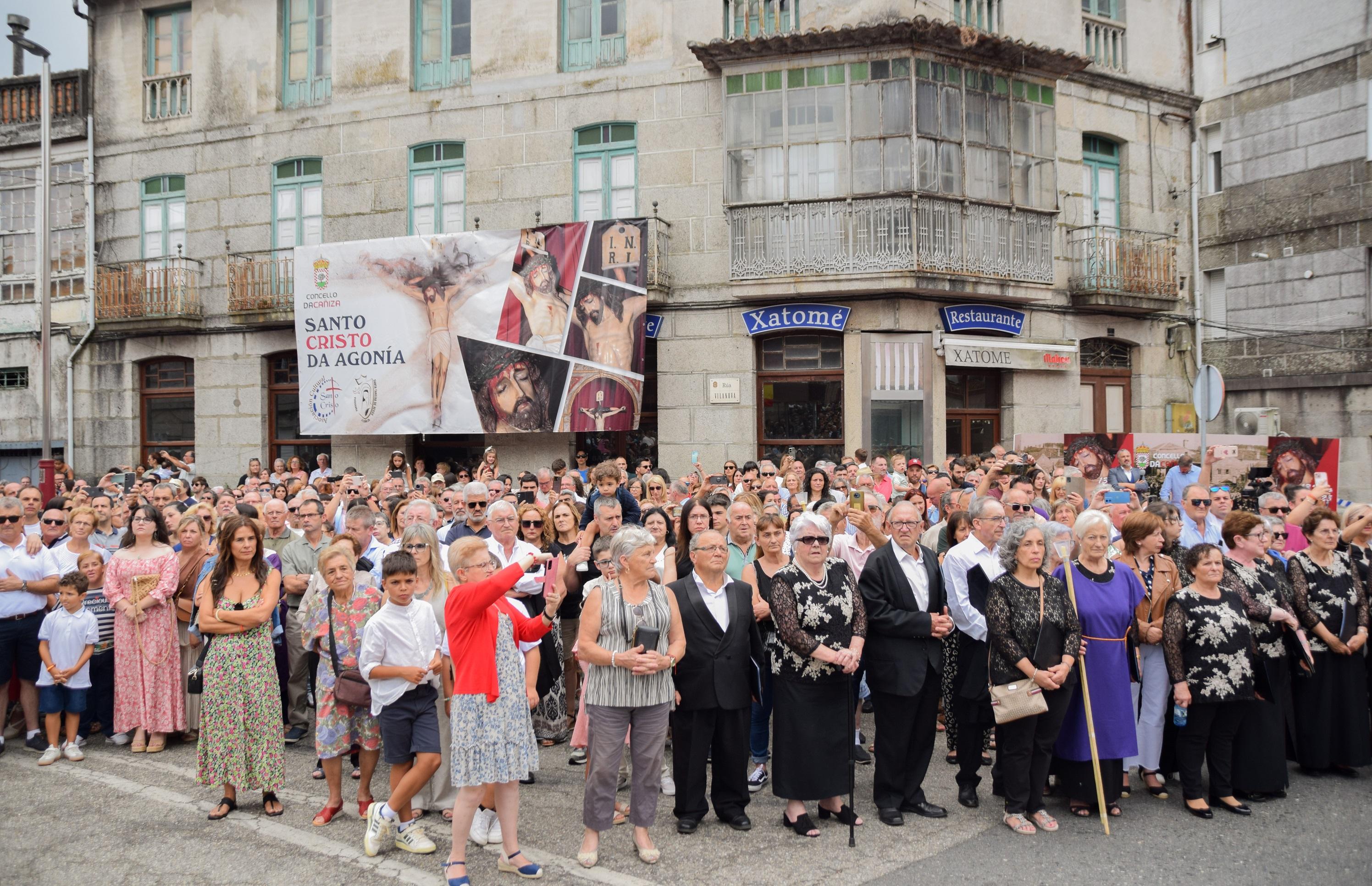 A Cañiza celebrou con devoción a festividade na honra do Santísimo Cristo da Agonía