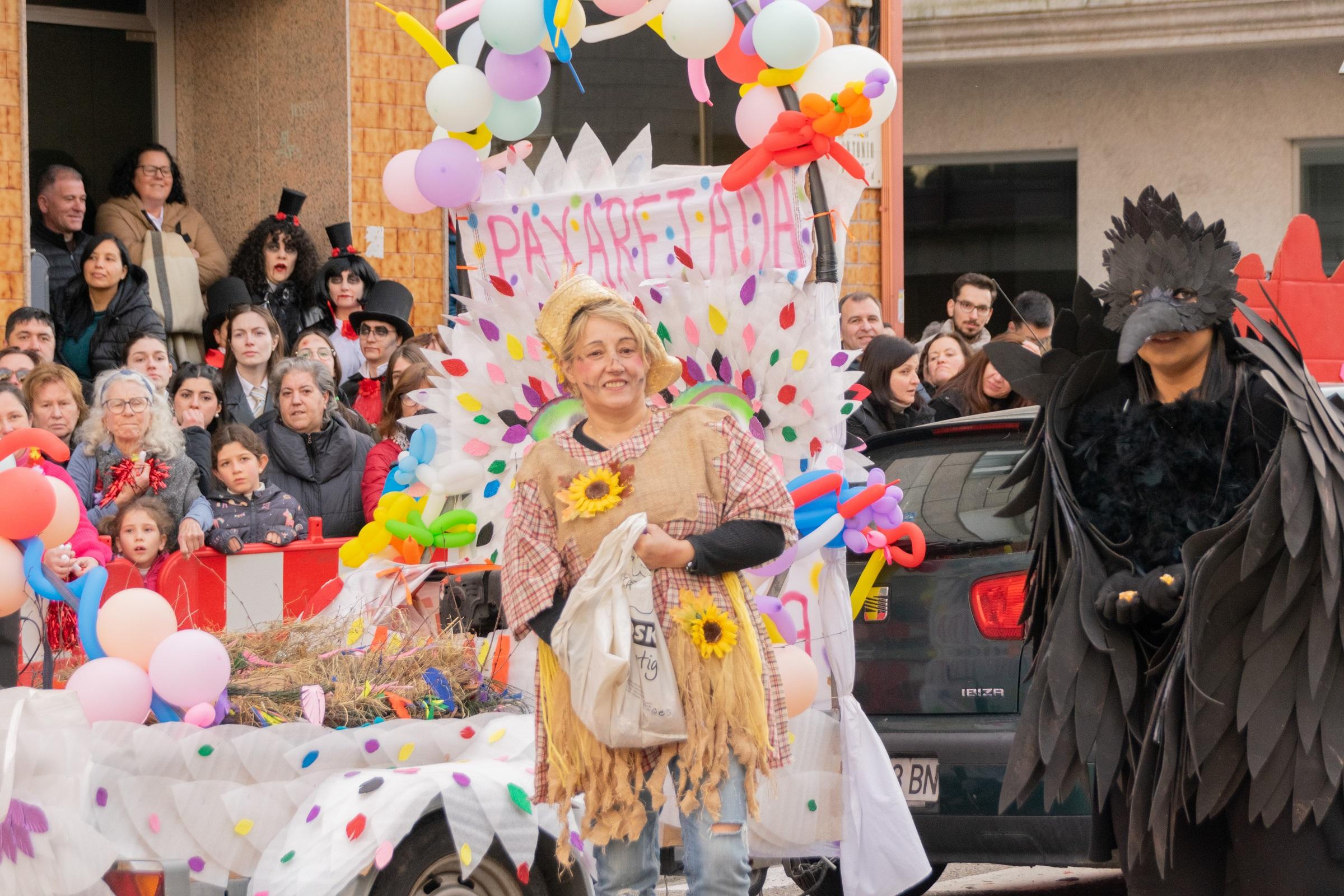 A Cañiza volve a superarse este sábado coa celebración do Concurso de Comparsas