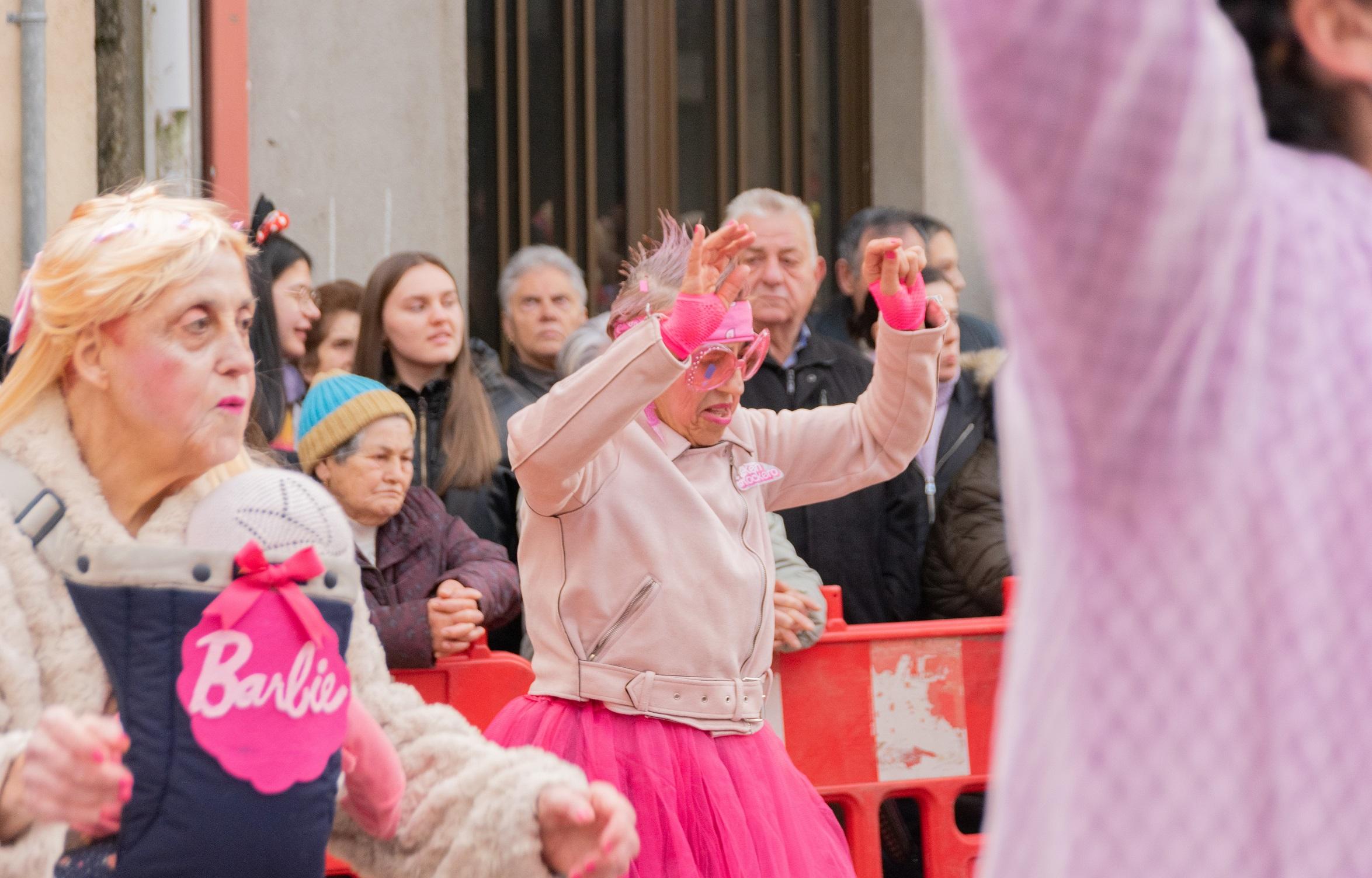 A Cañiza volve a superarse este sábado coa celebración do Concurso de Comparsas