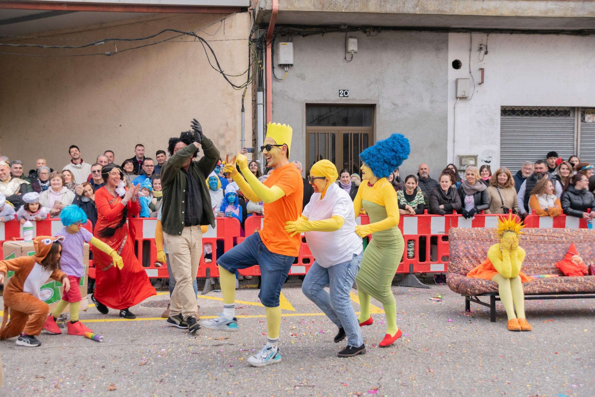 A Cañiza volve a superarse este sábado coa celebración do Concurso de Comparsas